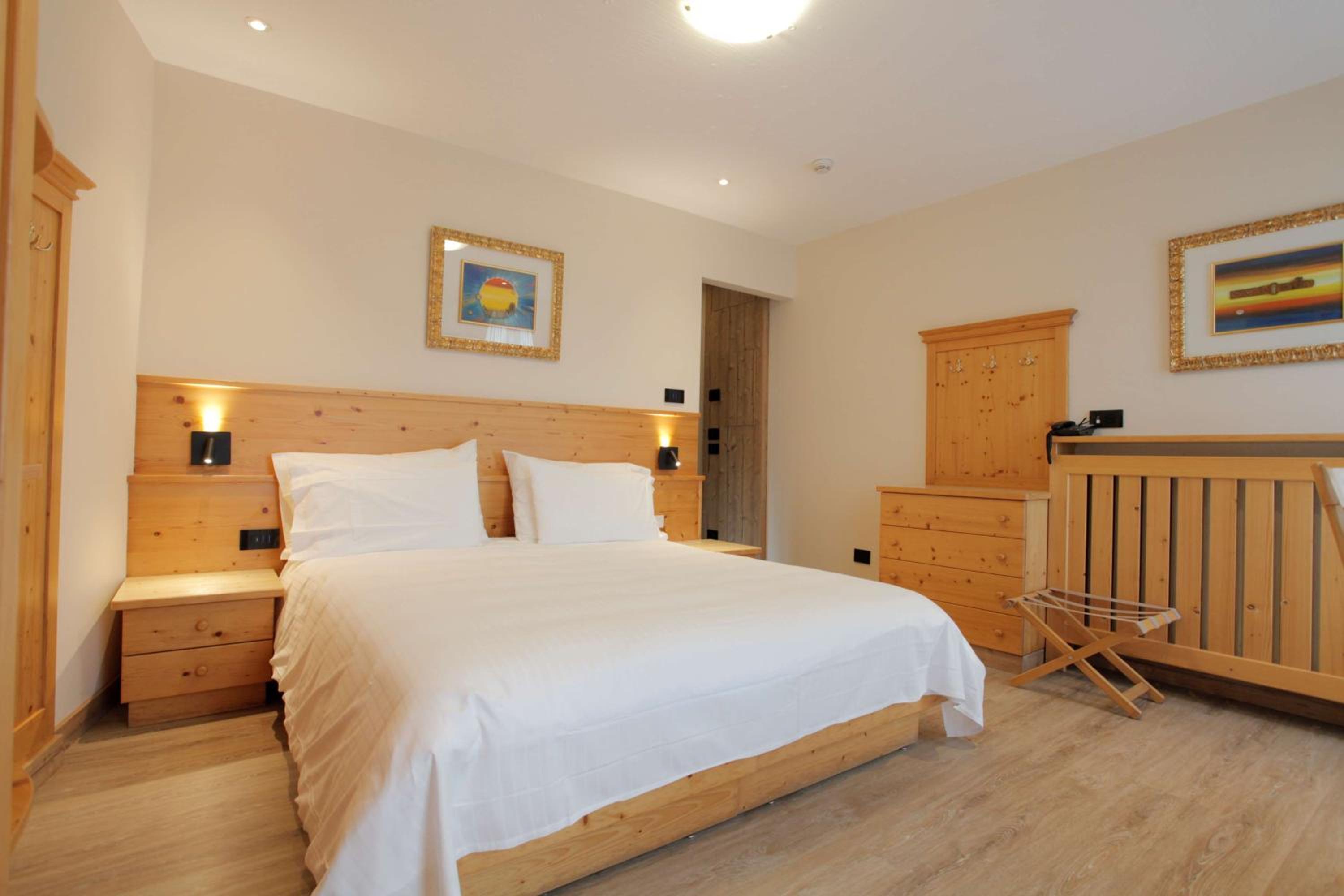 Comfort Queen Room