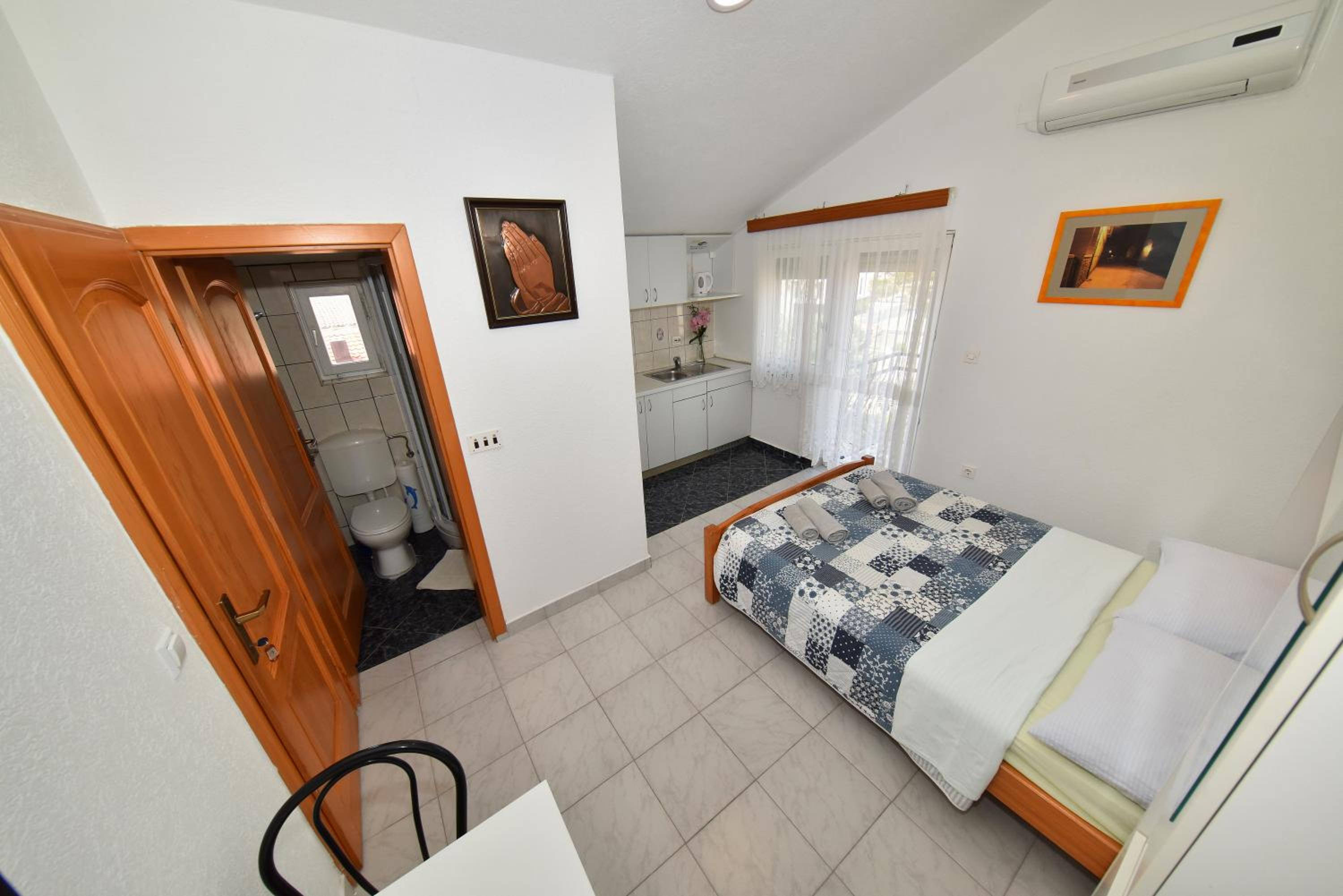 Studio Apartment