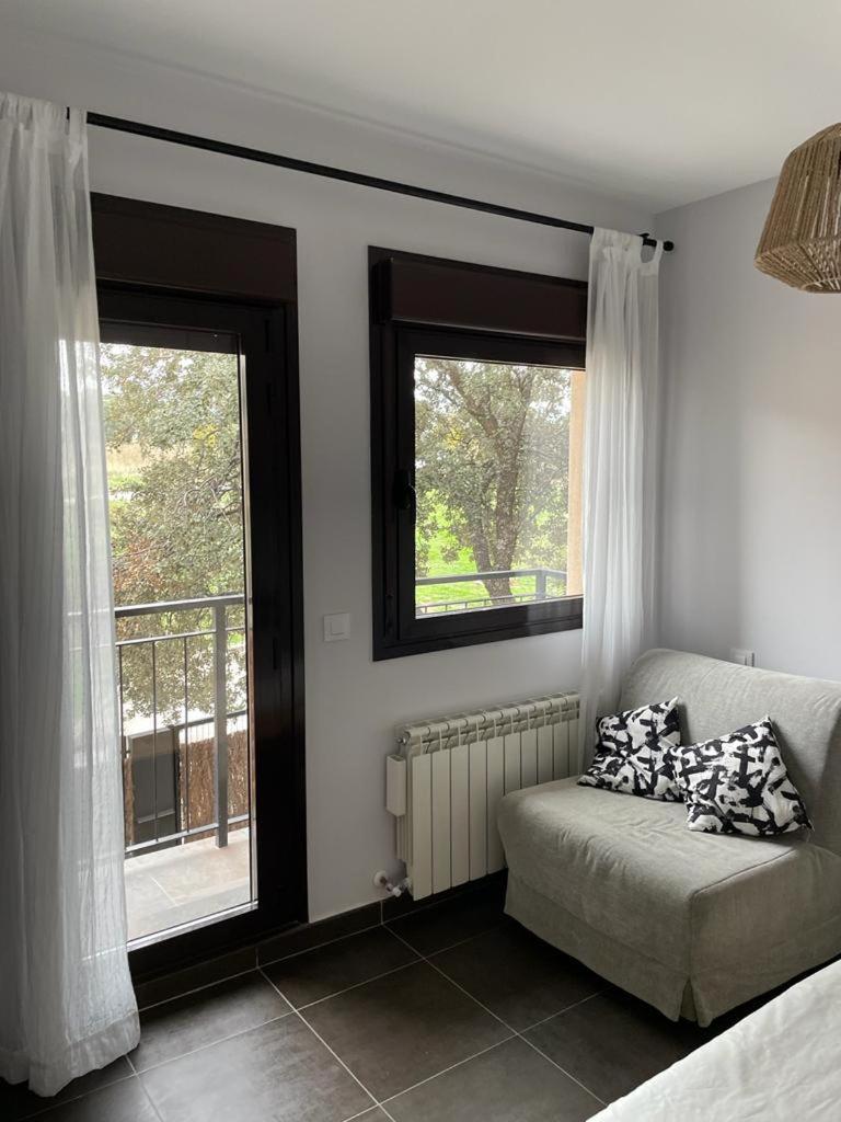 Three-Bedroom House photo 3