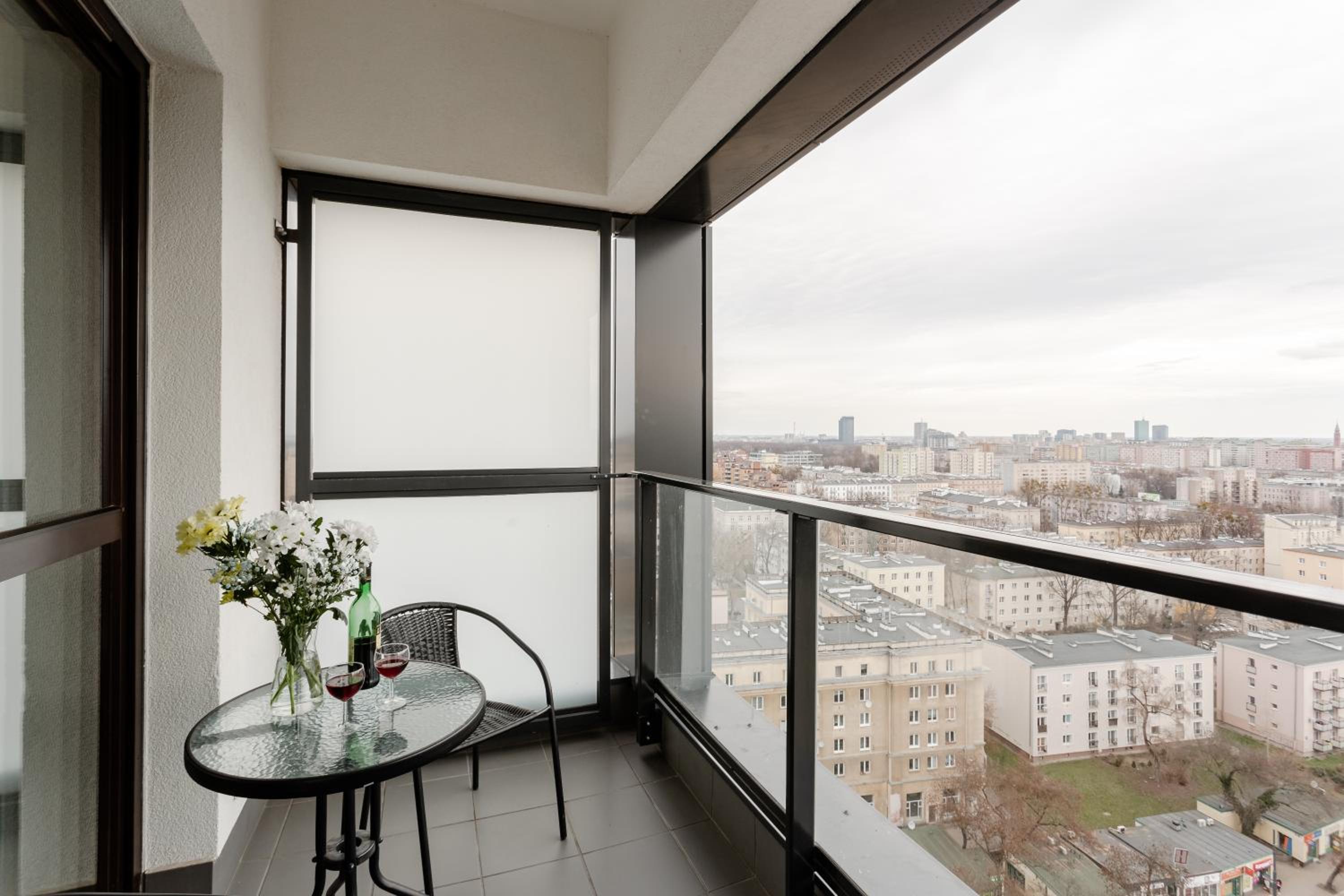 One-Bedroom Apartment - Photo 6