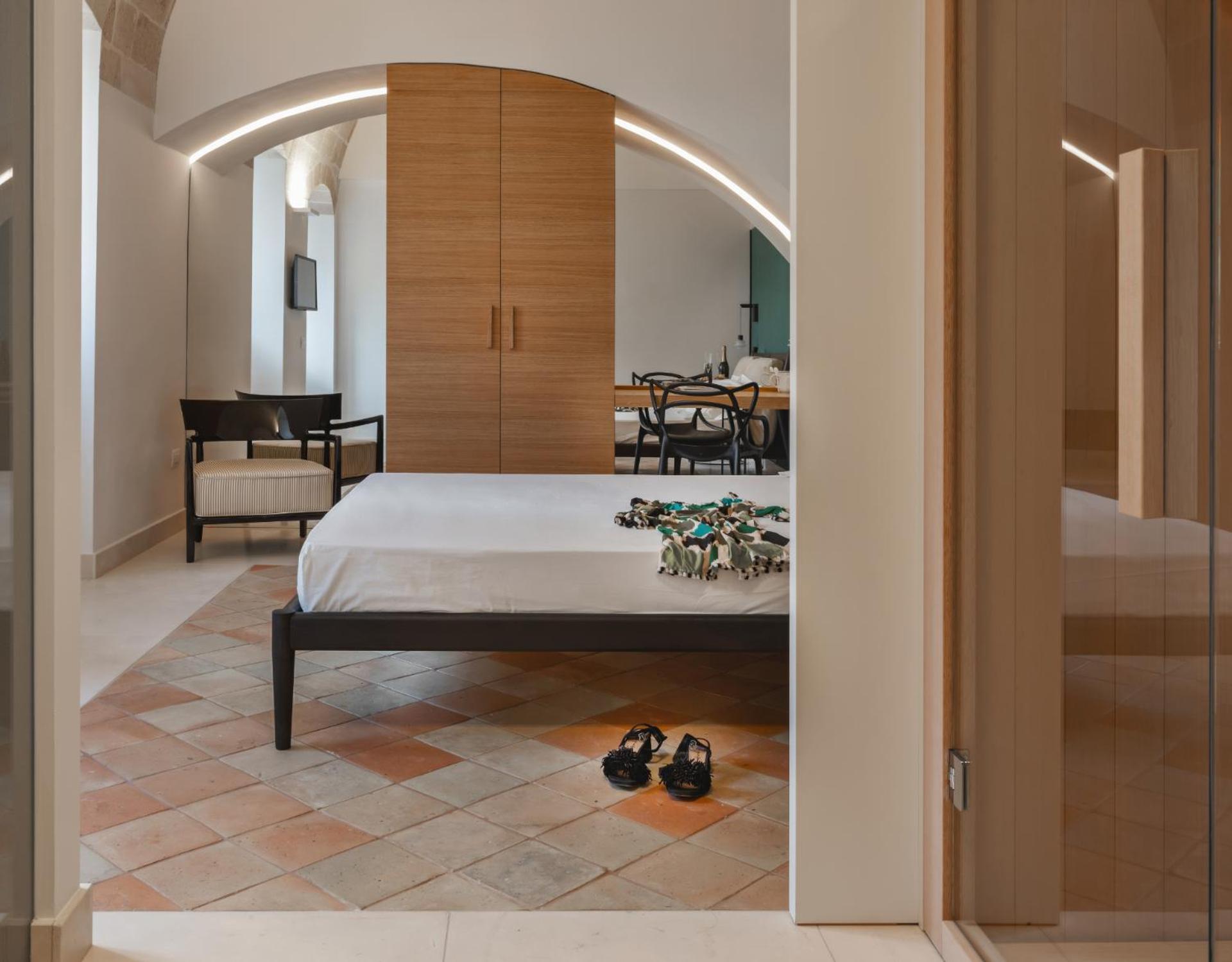 One-Bedroom Apartment - Photo 36