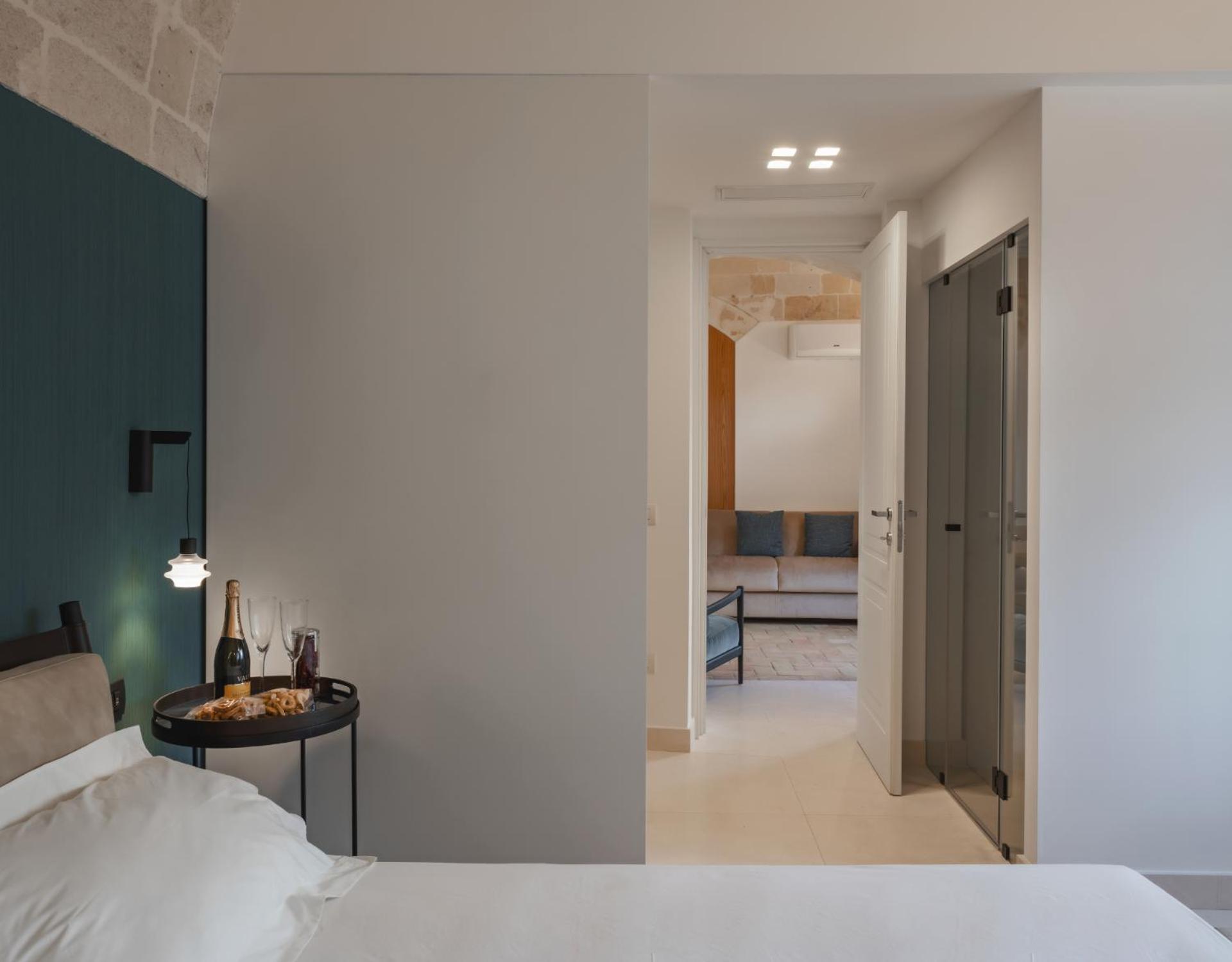 One-Bedroom Apartment - Photo 32