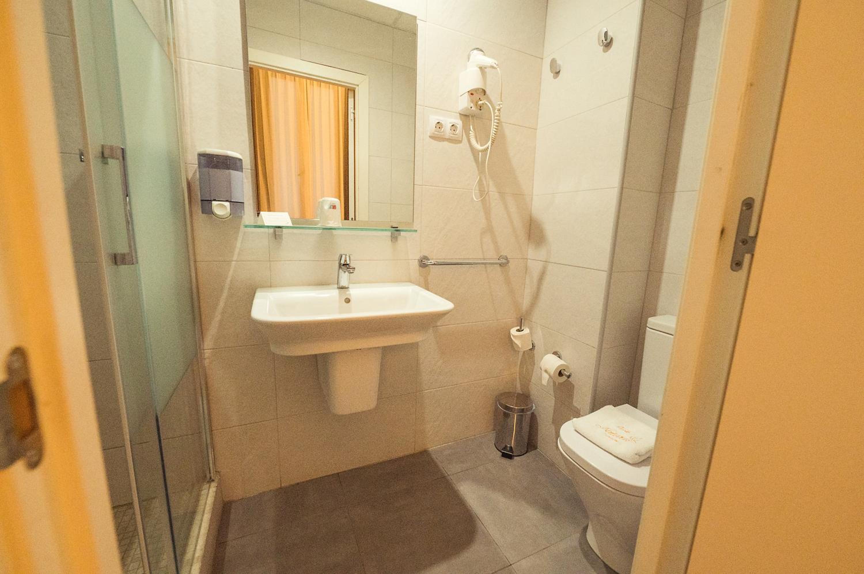 Single Room photo 2