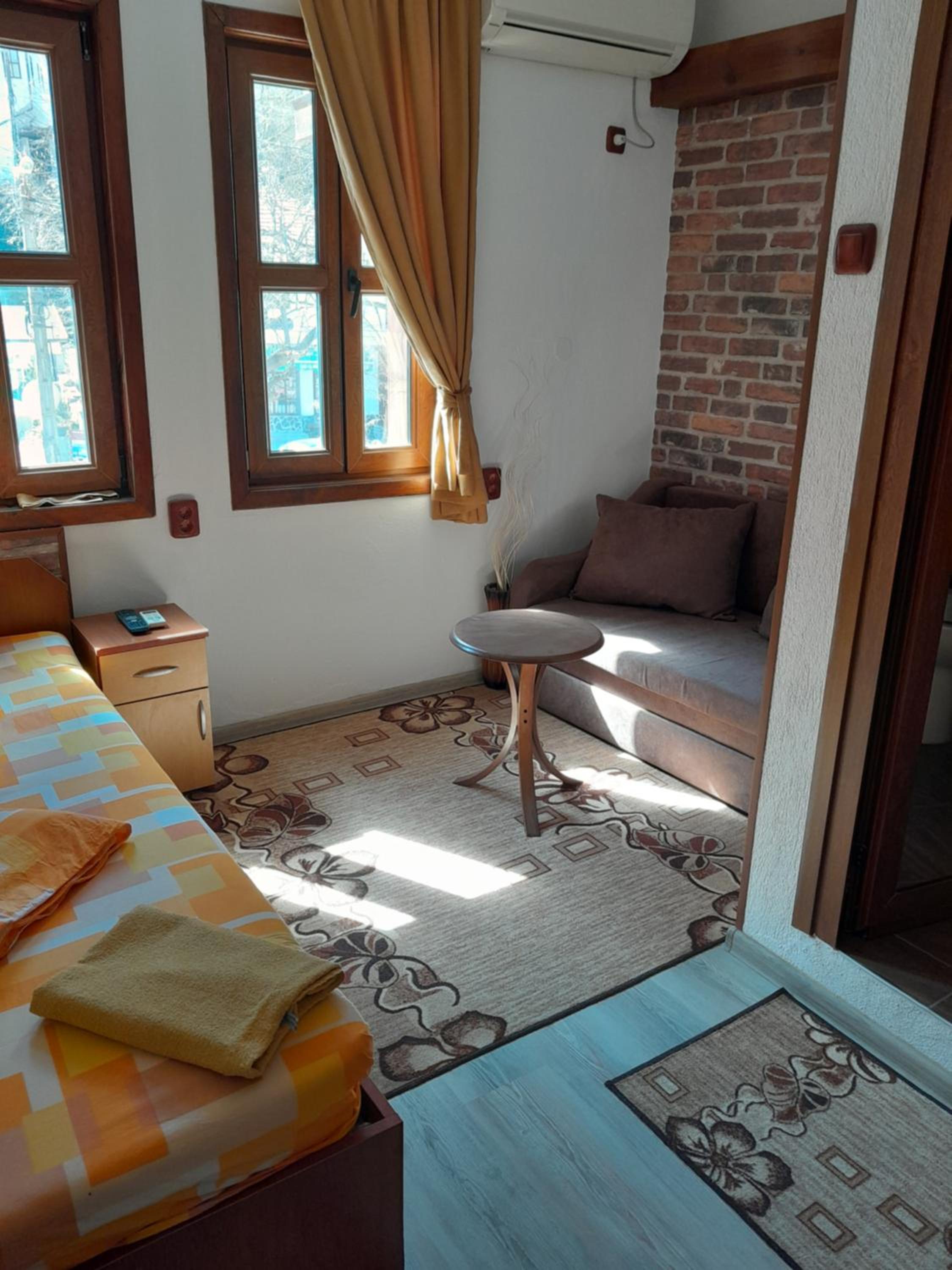 Double or Twin Room - Mario Complex - Photo 7