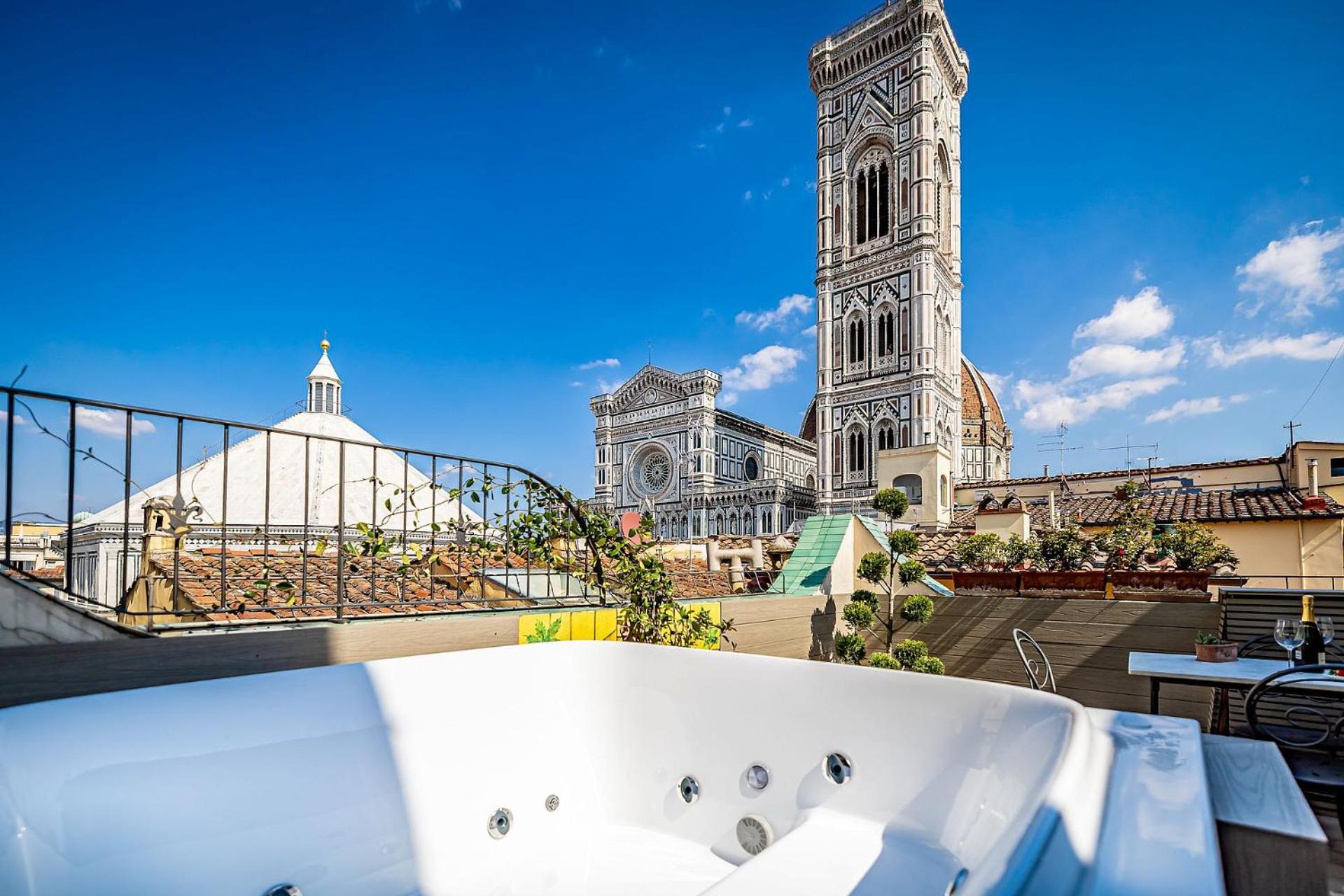 Deluxe Double Room with Bath photo 2