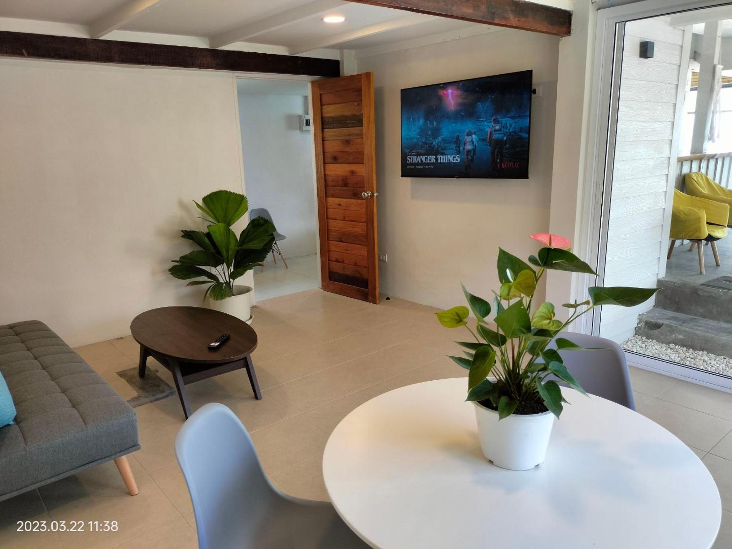 Beach House photo 3