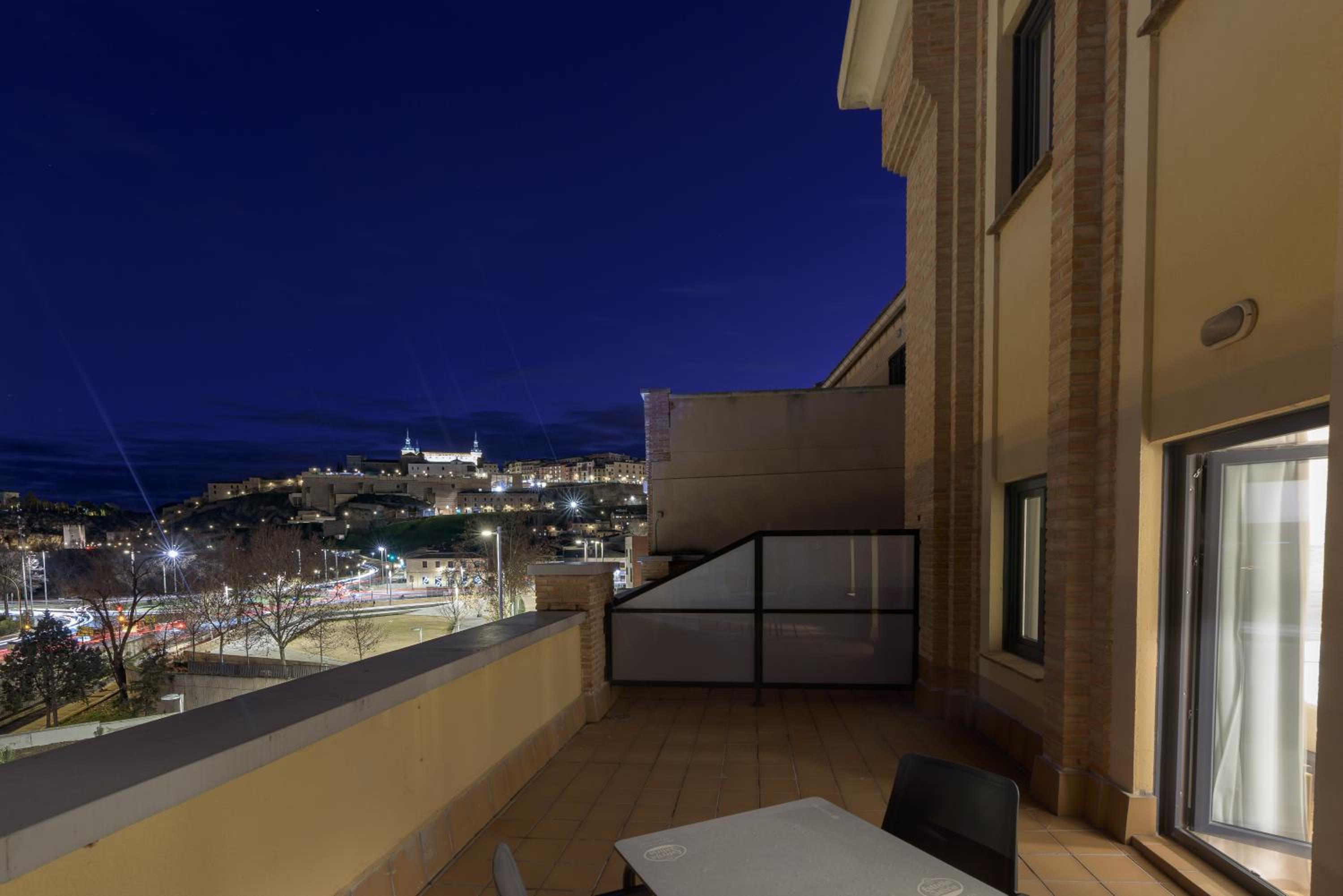 Twin Room with View - Photo 6