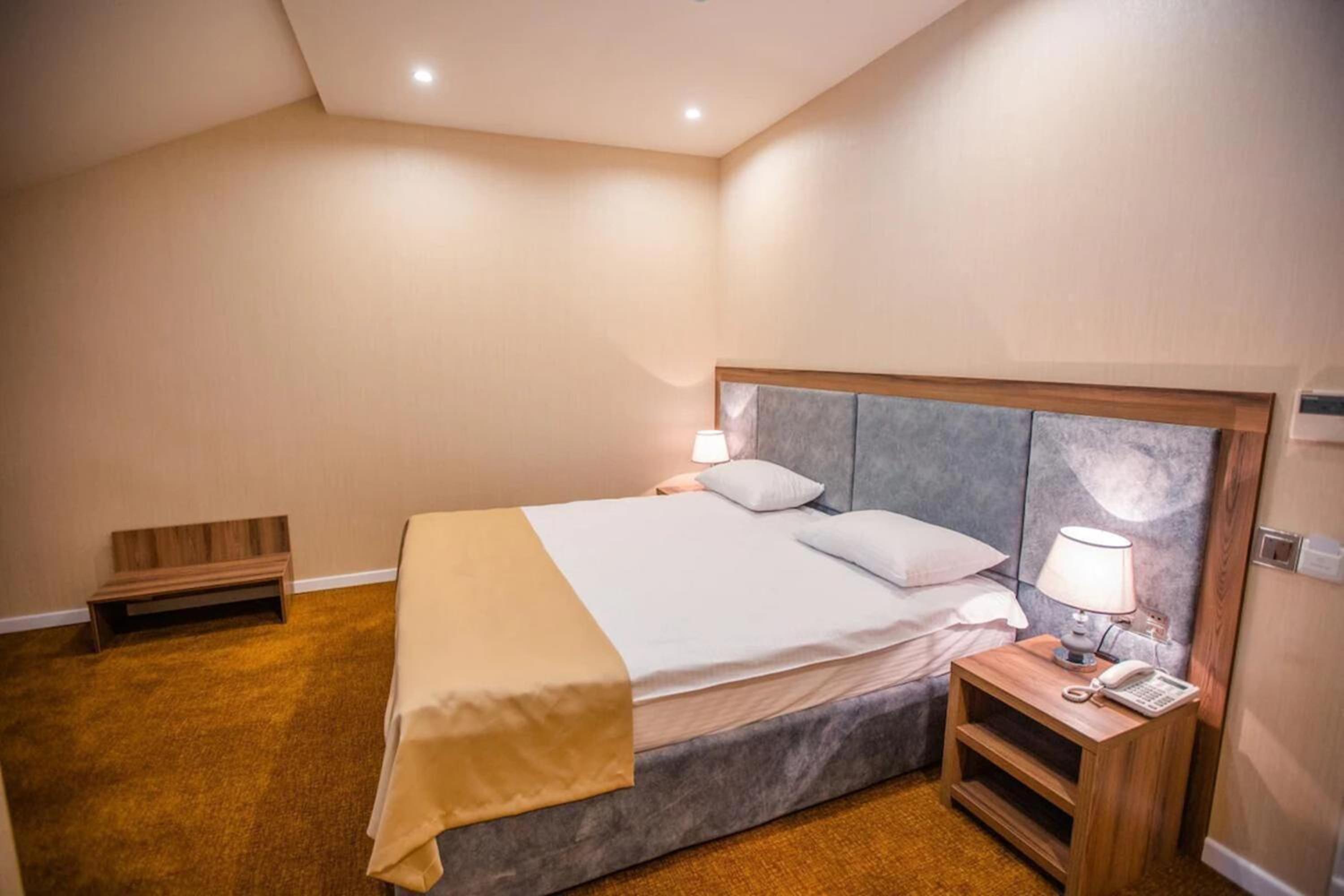 Budget Double or Twin Room - Photo 7