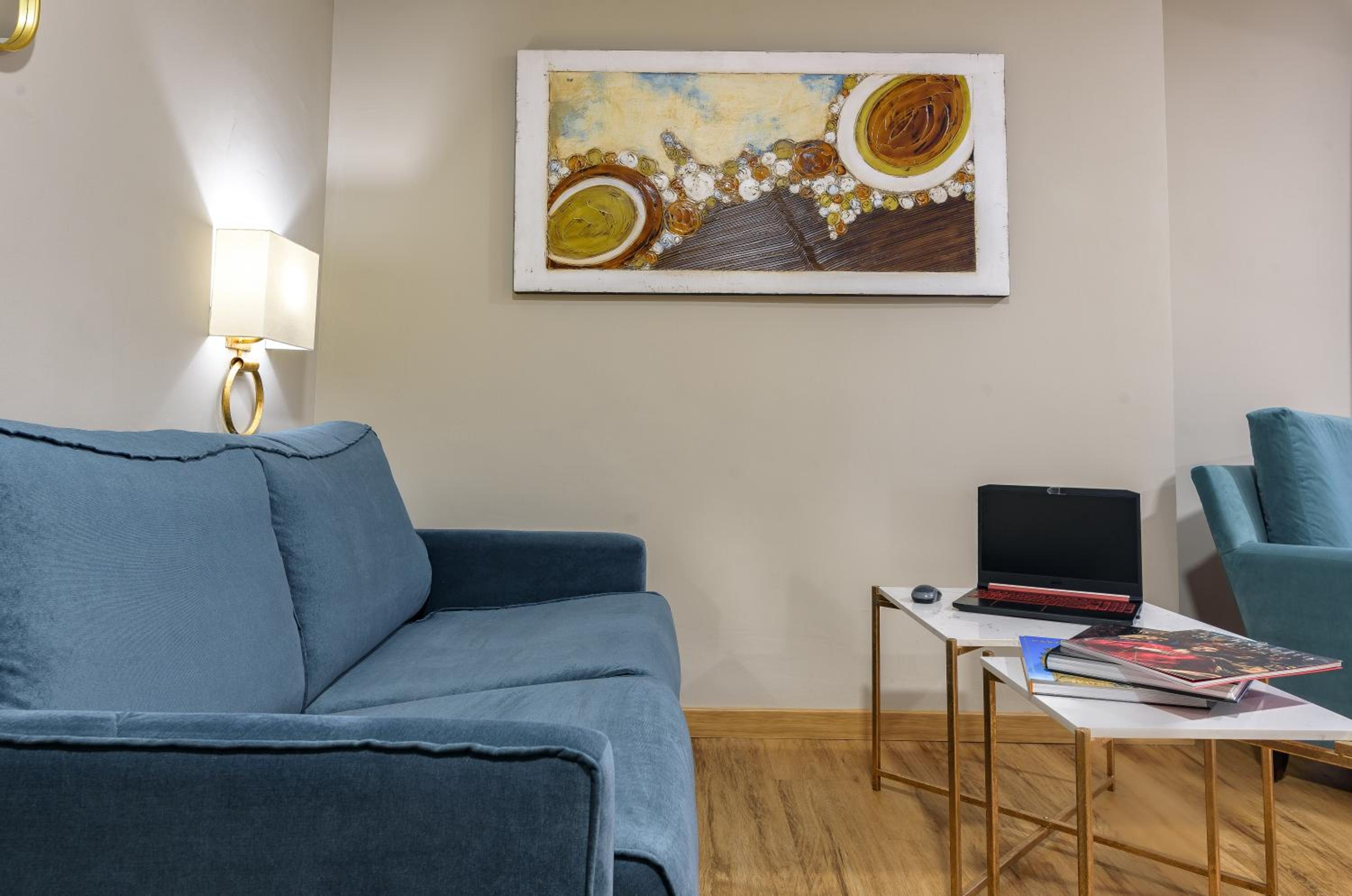 Superior King Room - Photo 7
