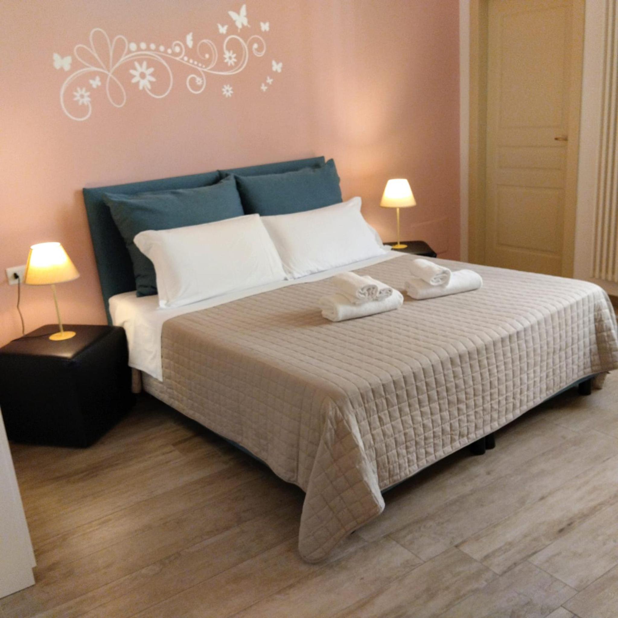 Triple Room with Bathroom - Photo 12
