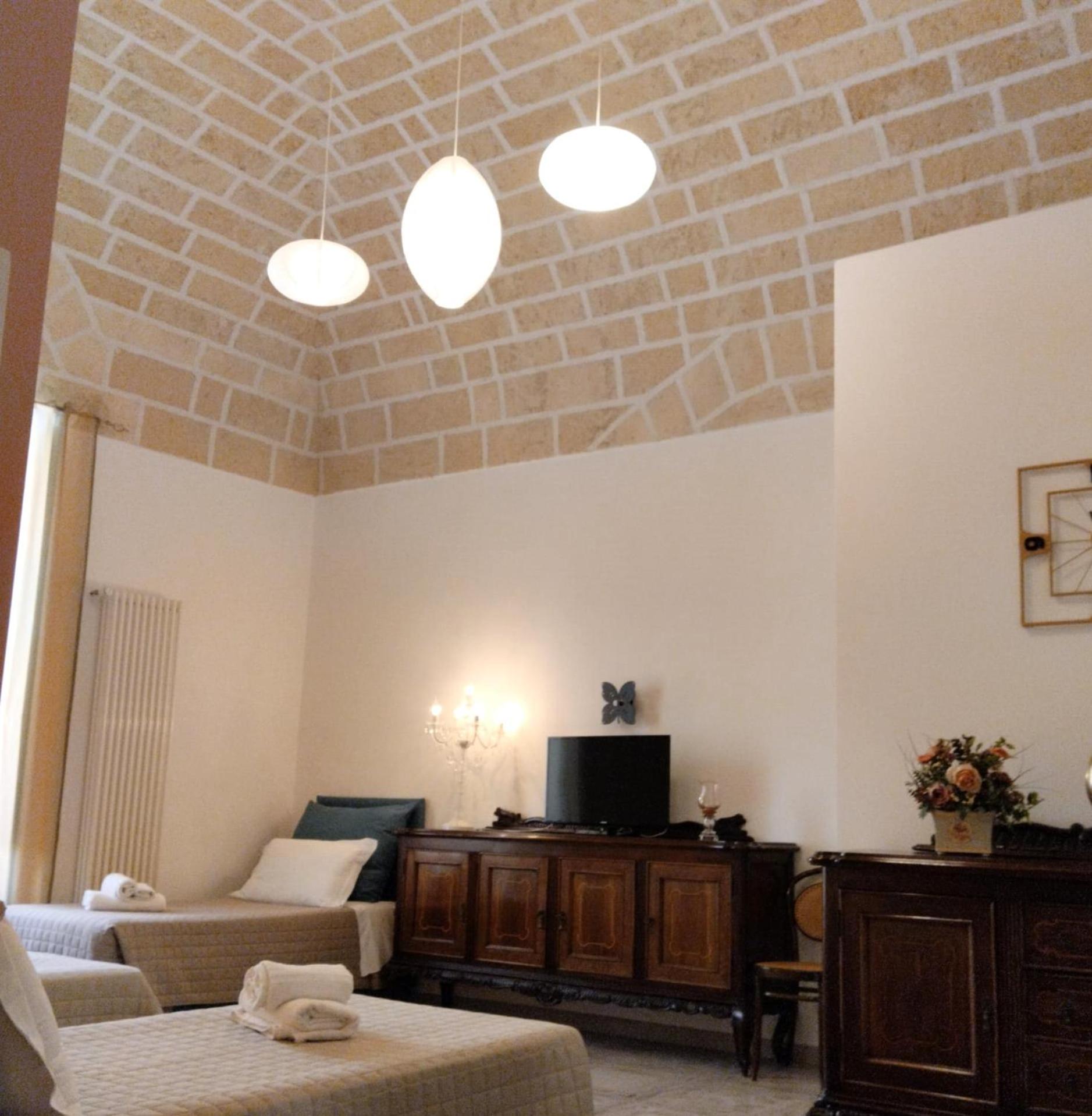 Quadruple Room with Private Bathroom - Photo 5