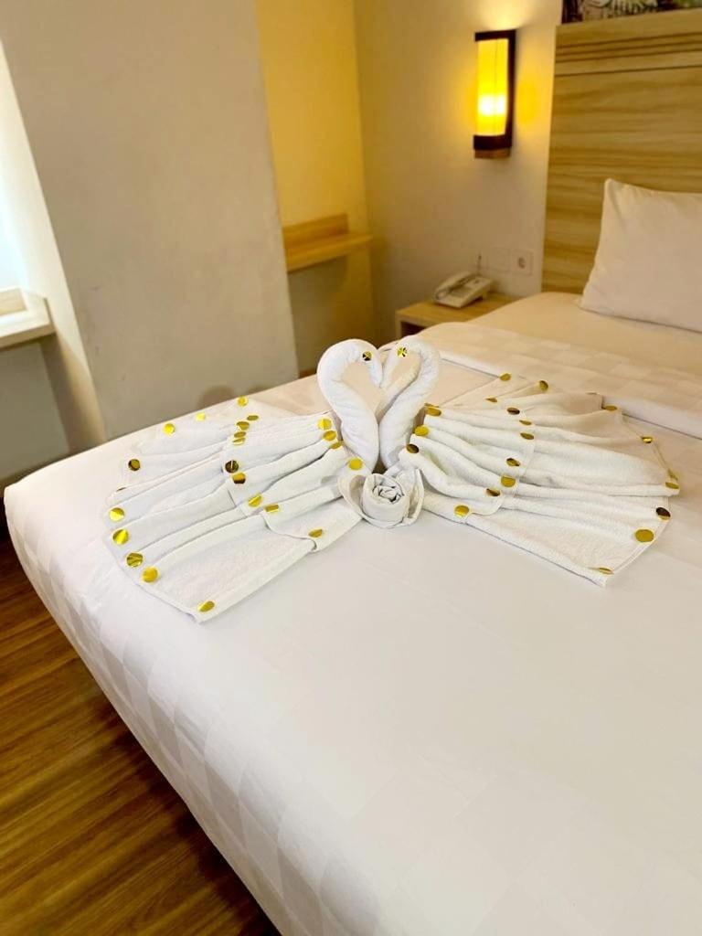 Deluxe Double Room - Photo 11