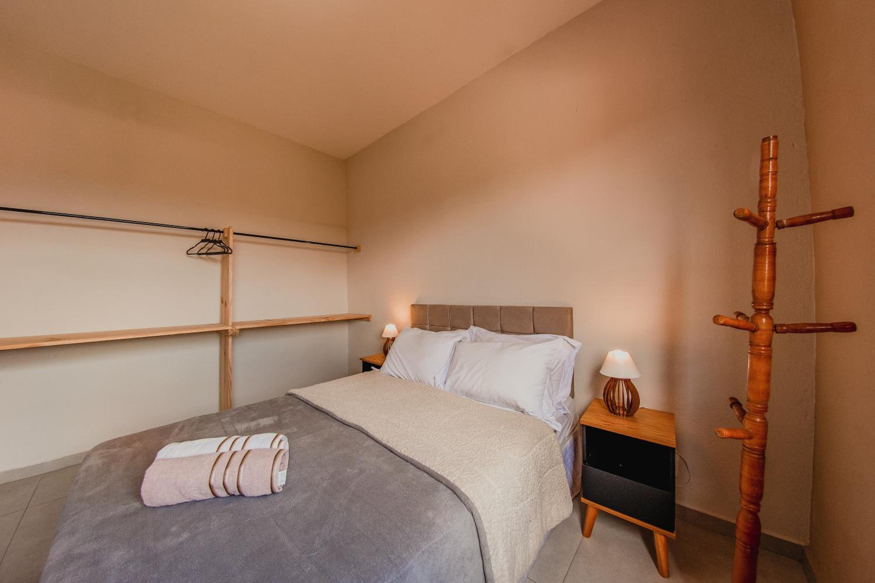 Two-Bedroom House - Photo 7
