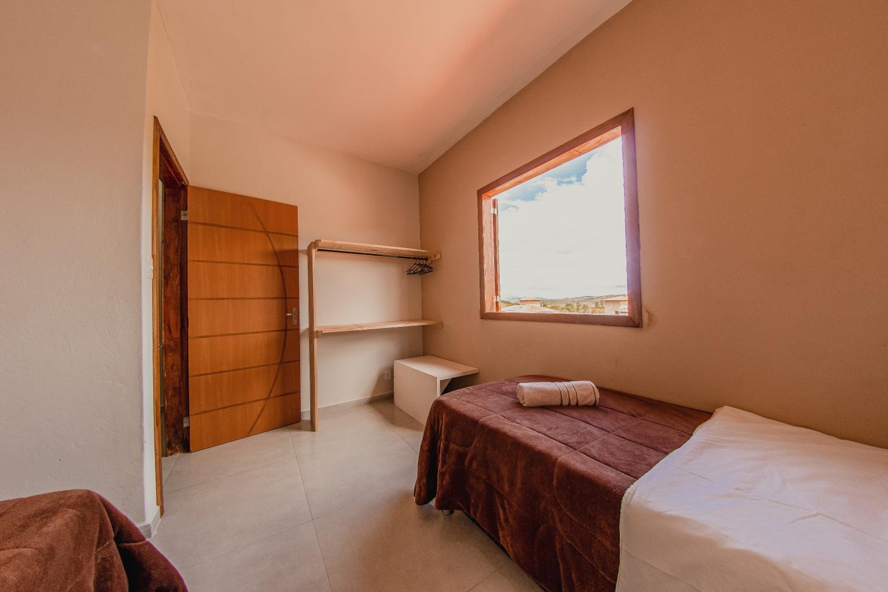 Two-Bedroom House - Photo 9