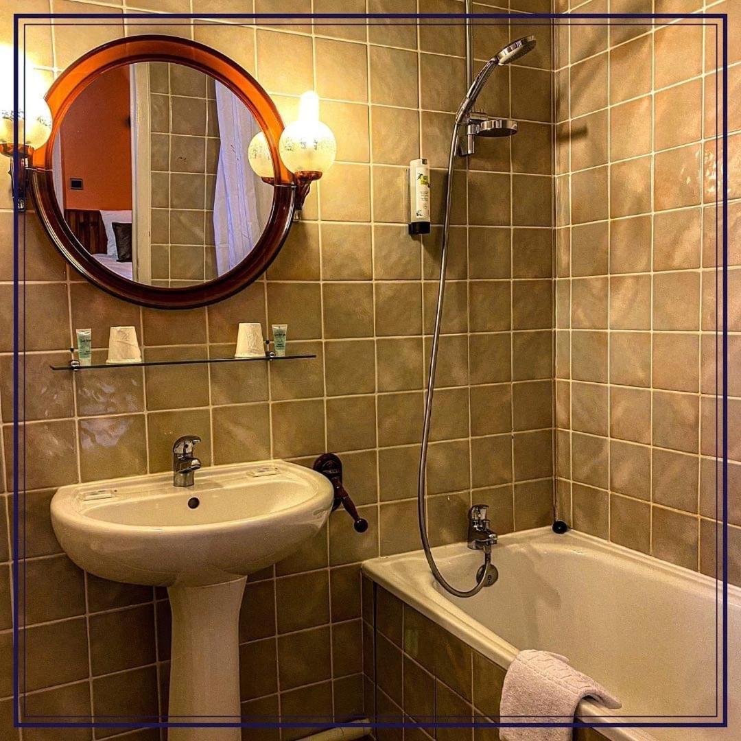 Triple Room with Bath - Photo 5