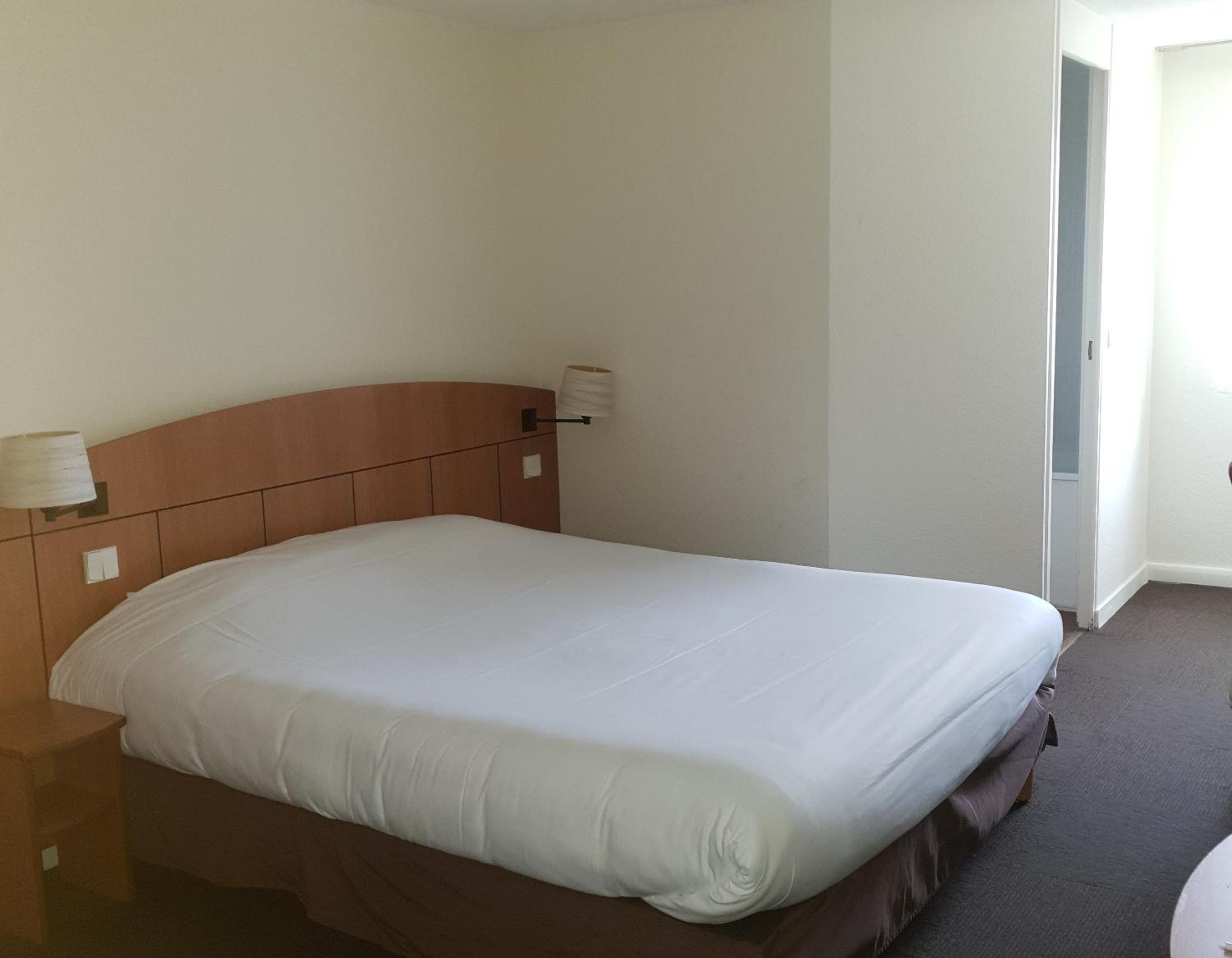 Double Room - Photo 7