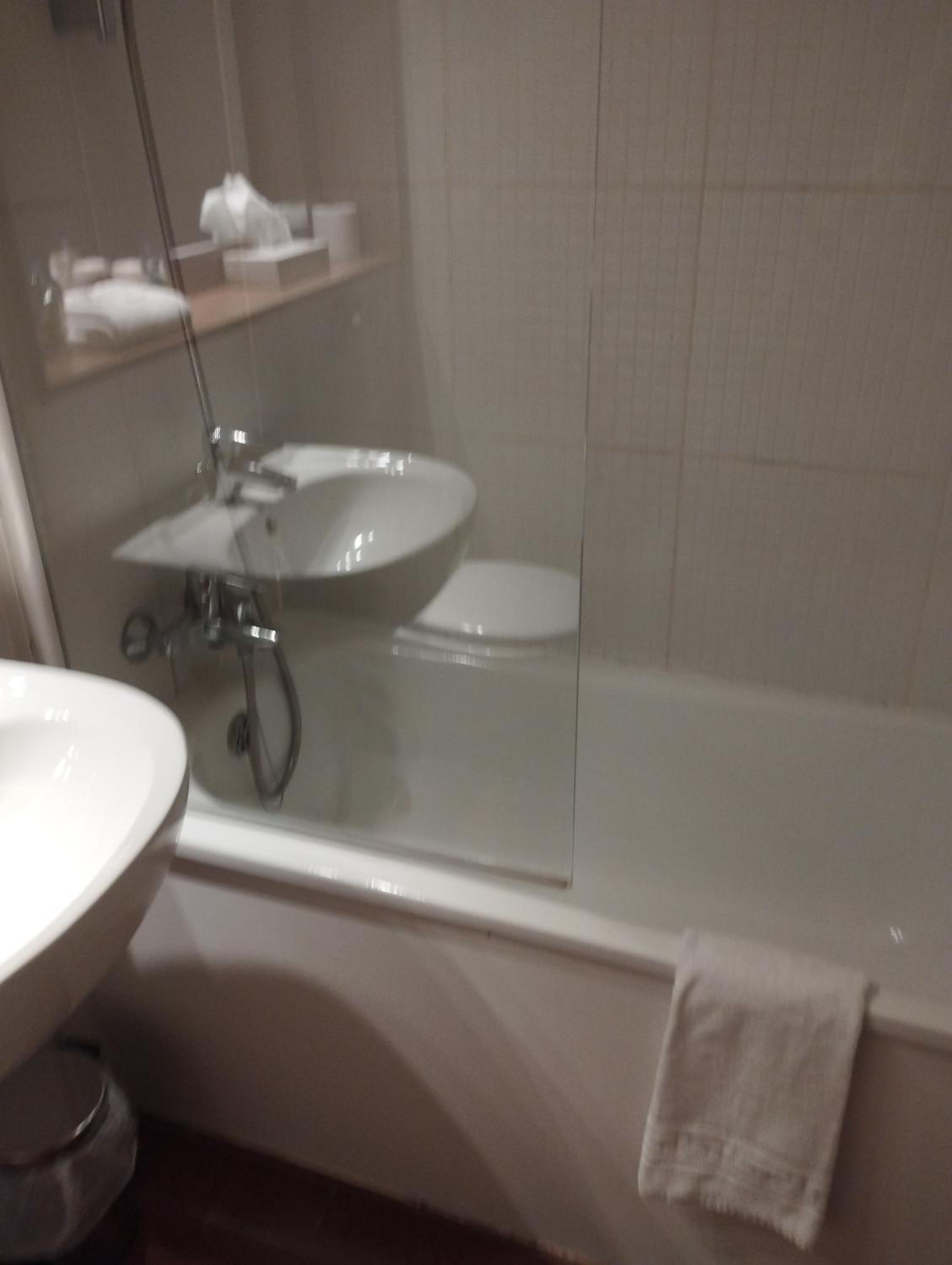 Double Room - Photo 4