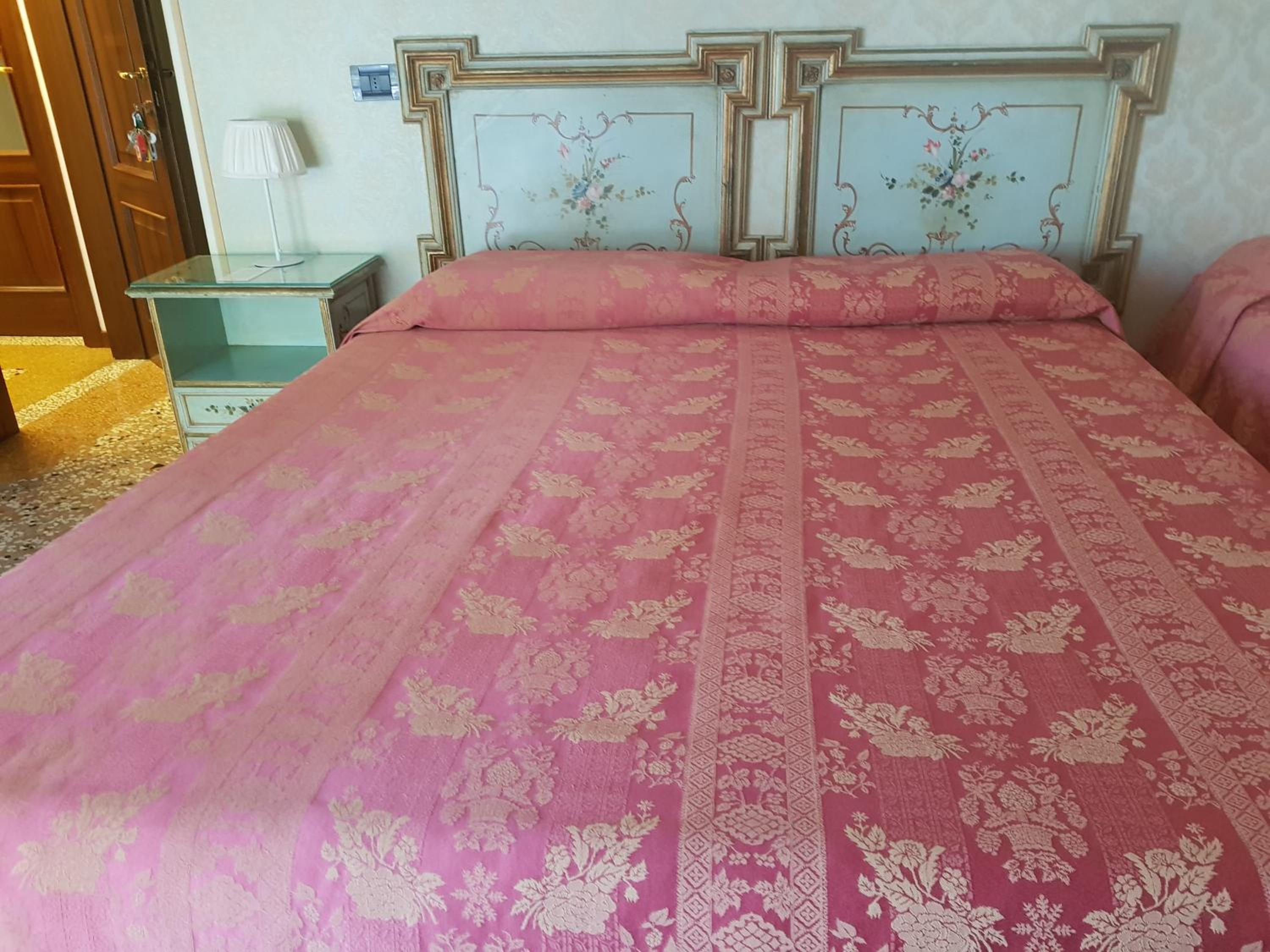 Triple Room with Private Bathroom photo 3