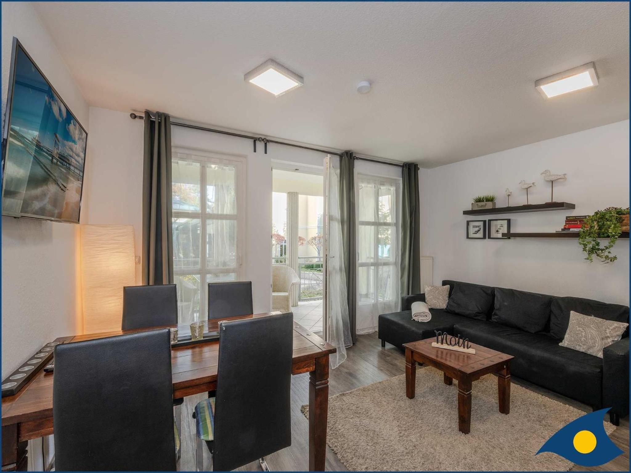 One-Bedroom Apartment with Balcony photo 1