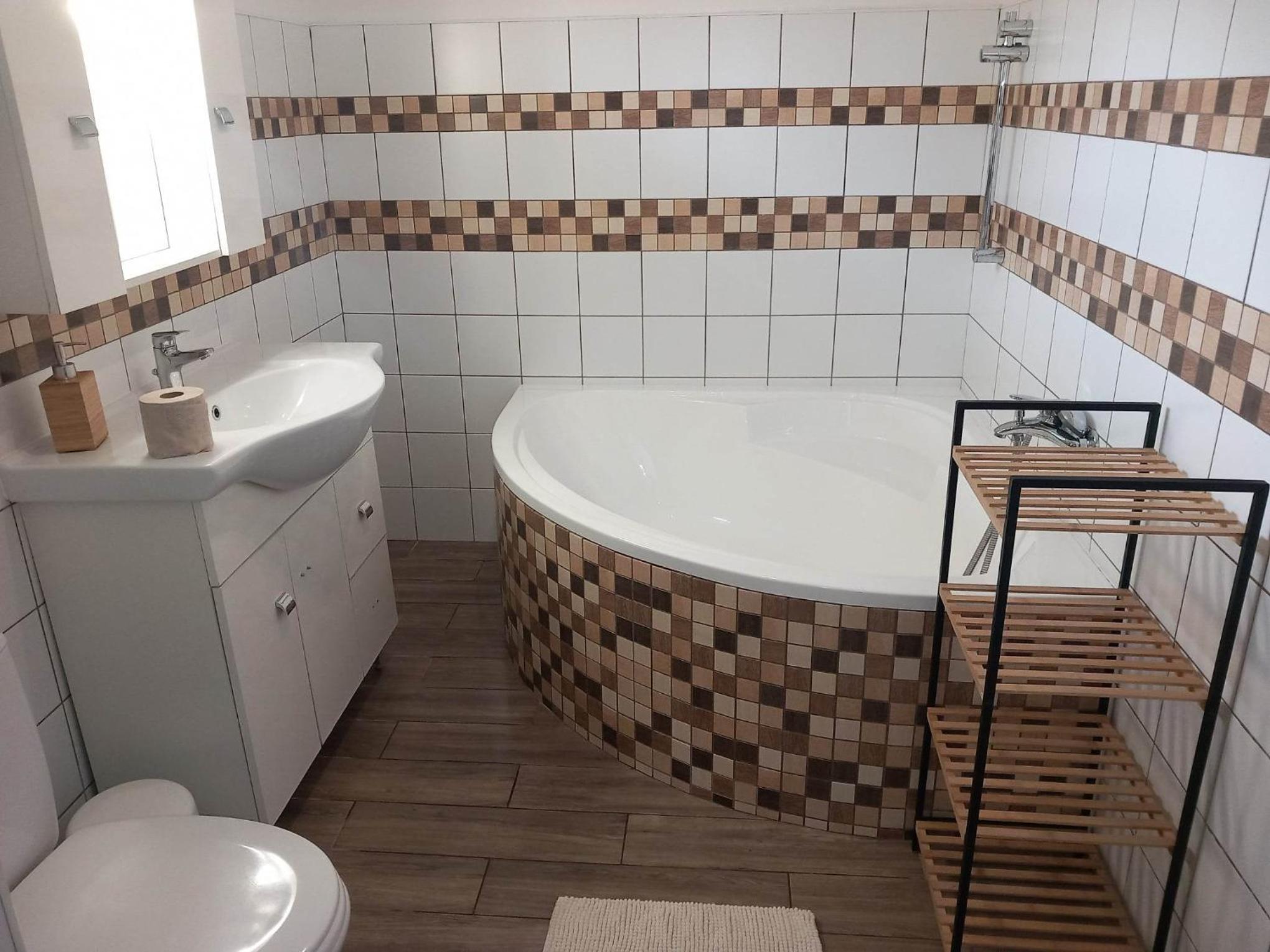 Double Room with Private Bathroom - Photo 6
