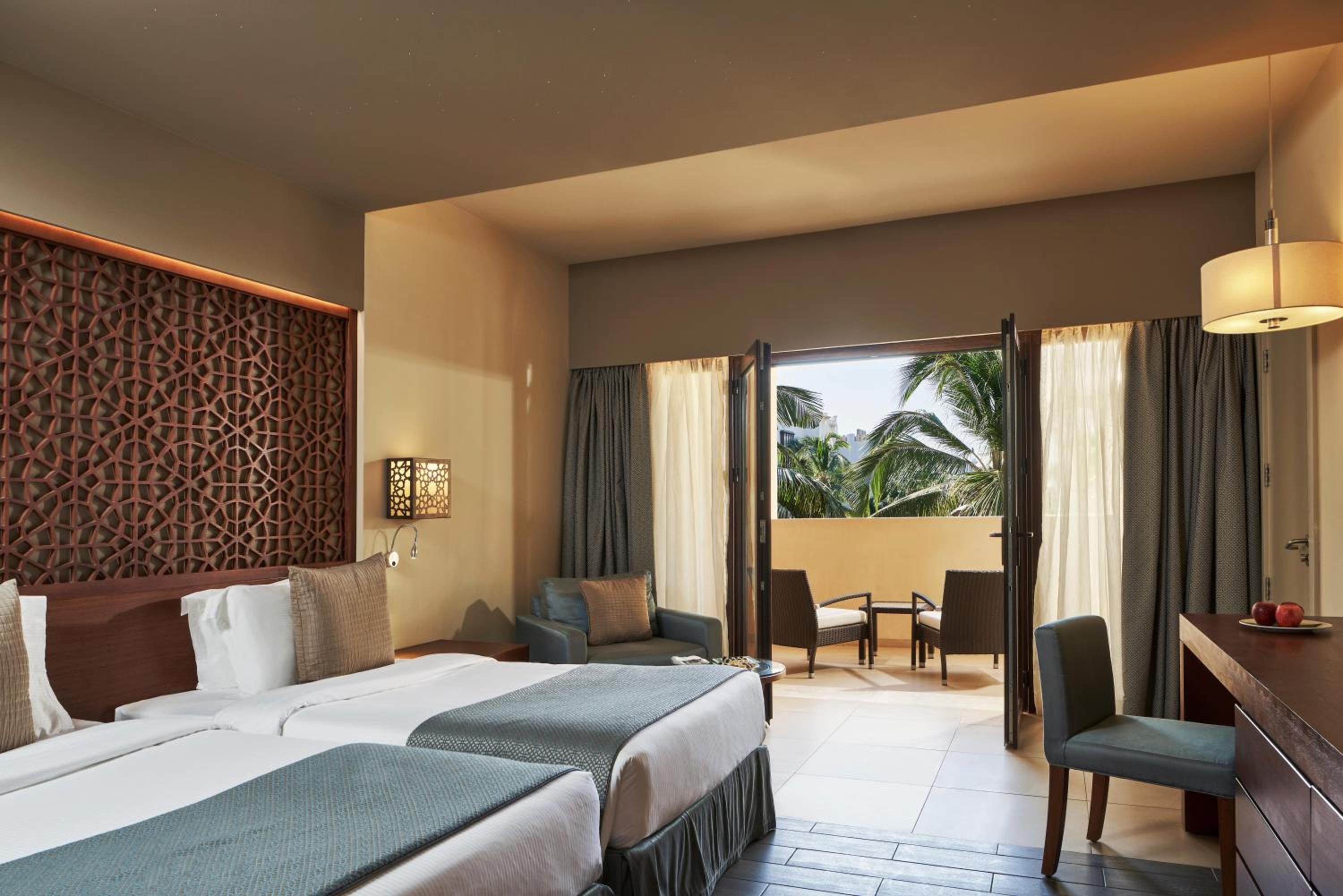 Deluxe with One Twin Bed photo 1