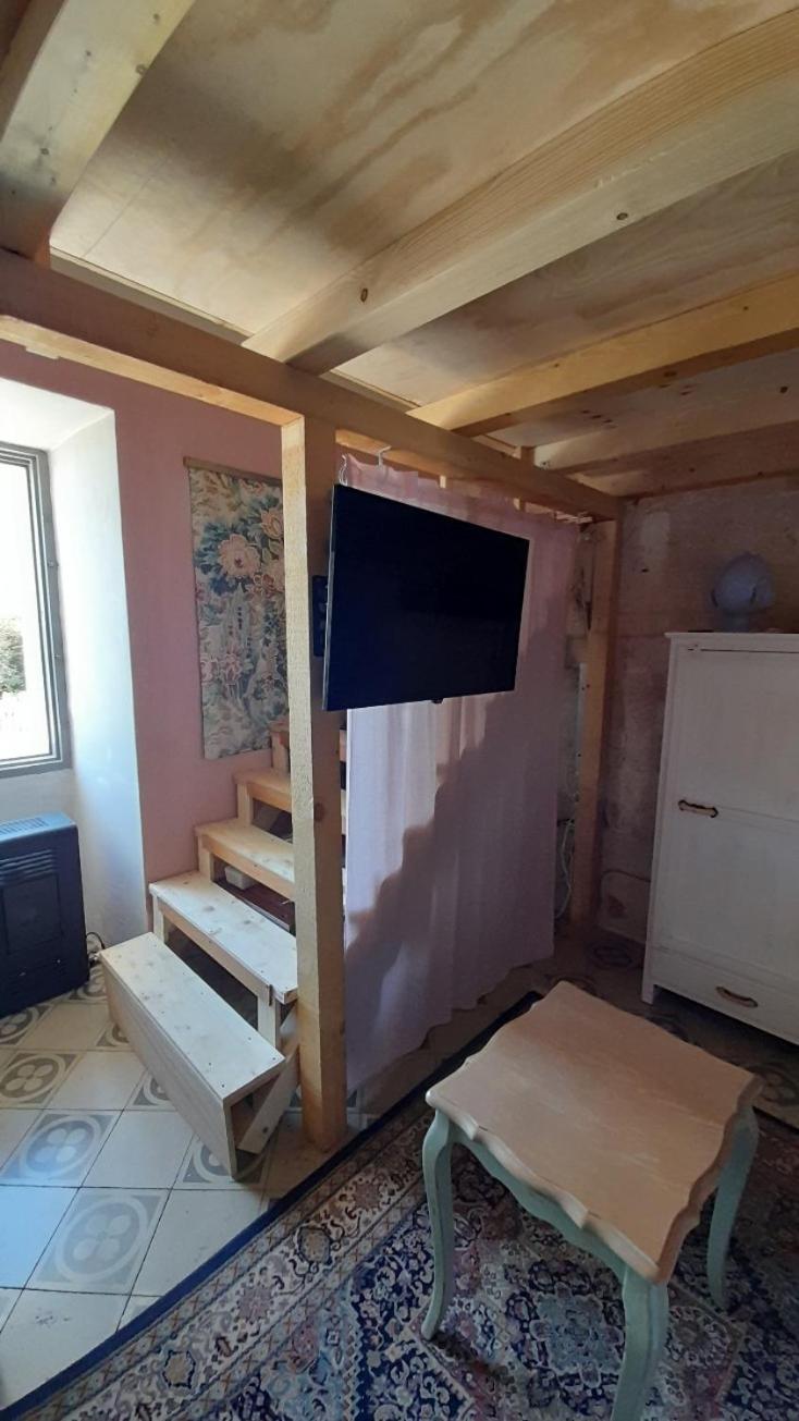 Large Double Room - Photo 7