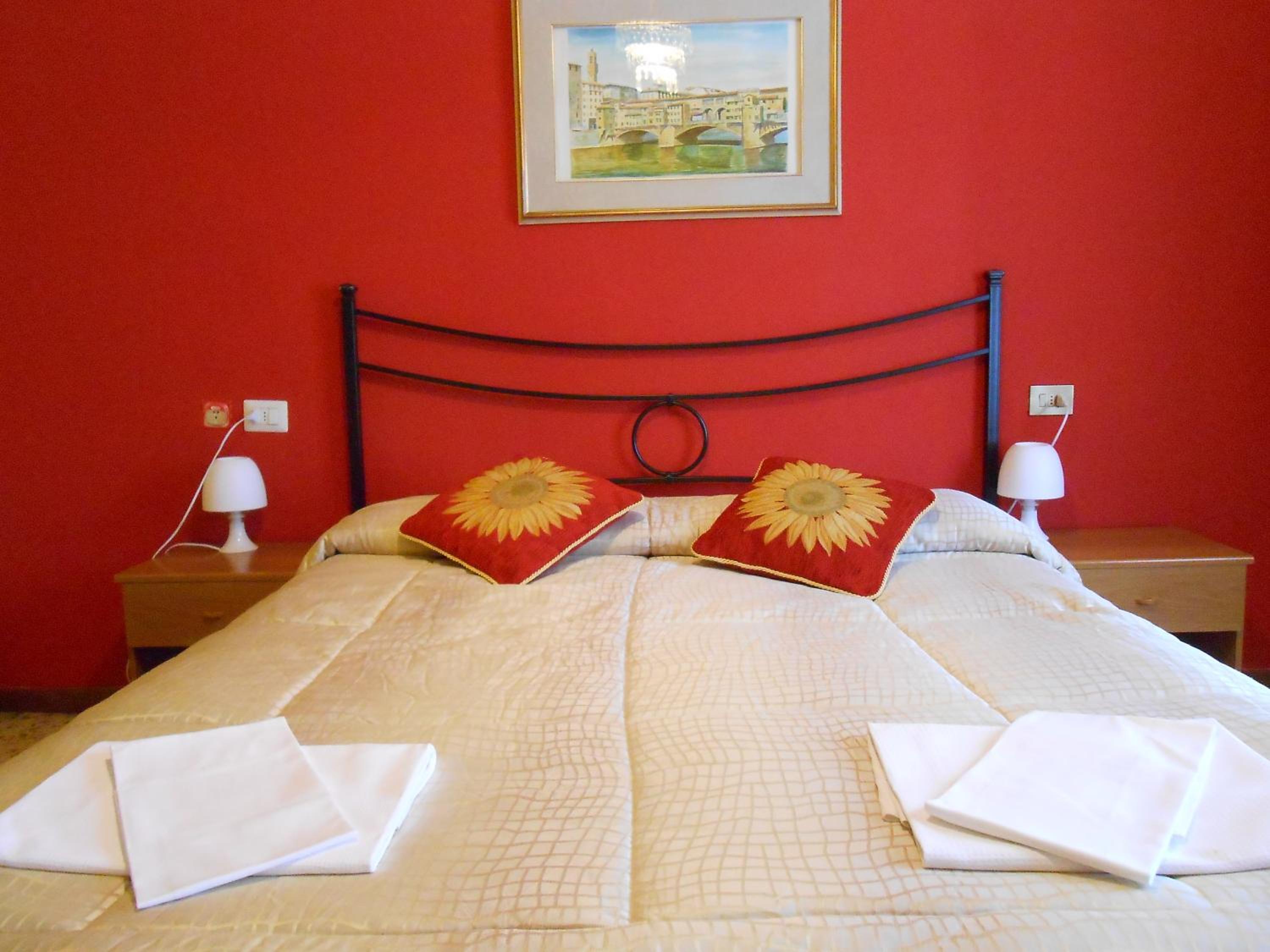 Double or Twin Room  with Shower and Shared Bathroom  photo 3