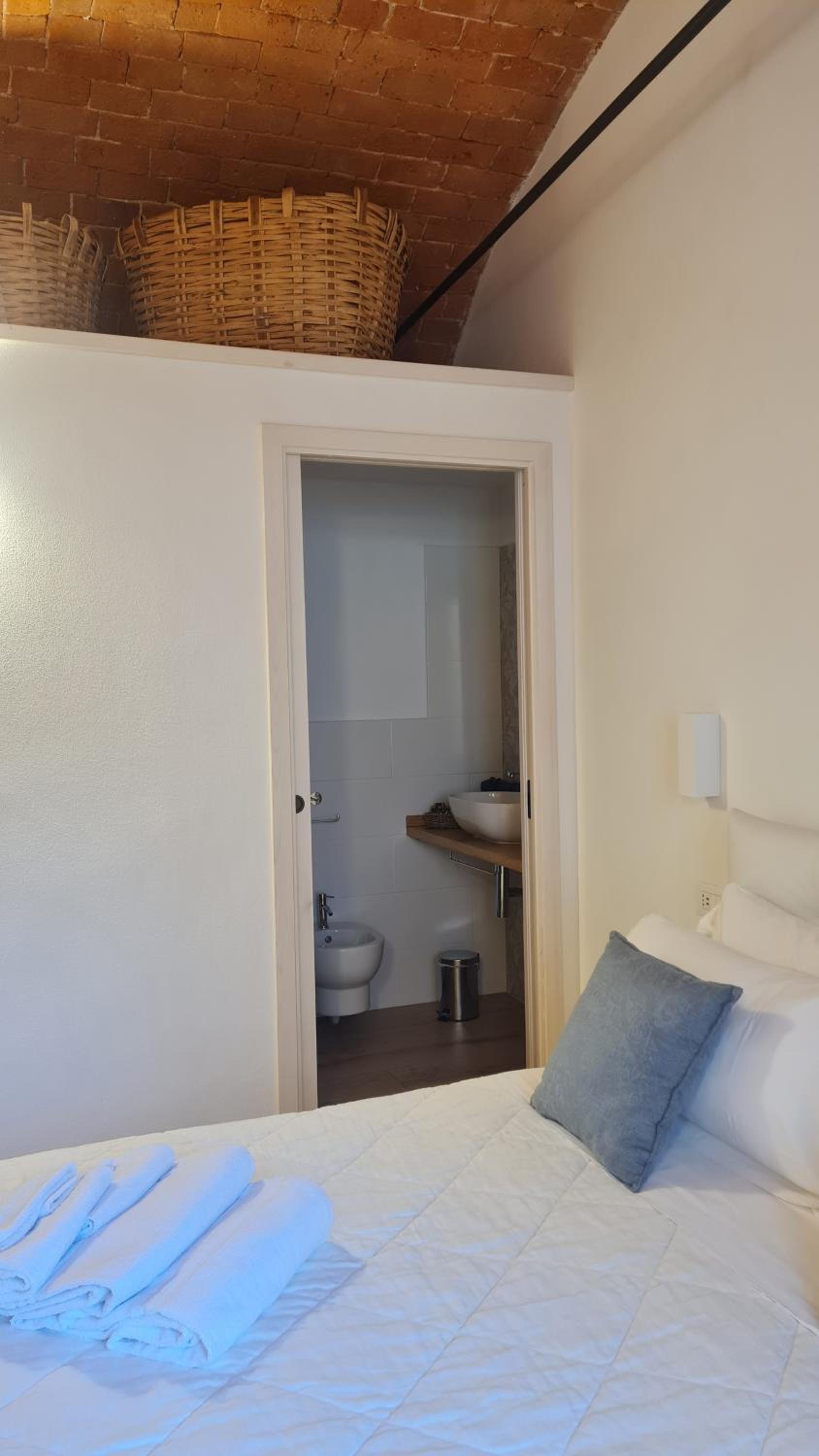 Double Room with Private Bathroom photo 3