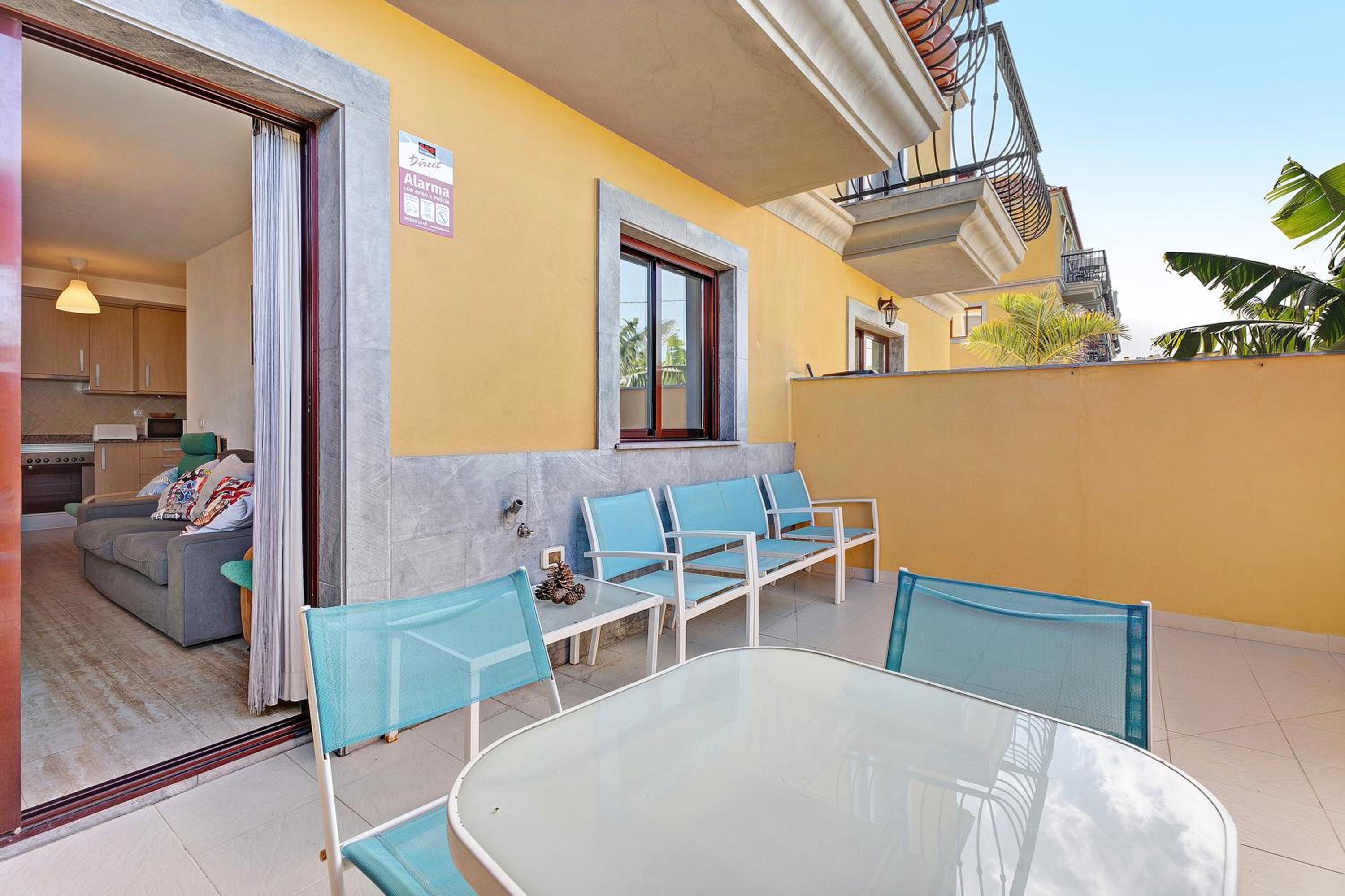 Three-Bedroom Apartment with Water View photo 2