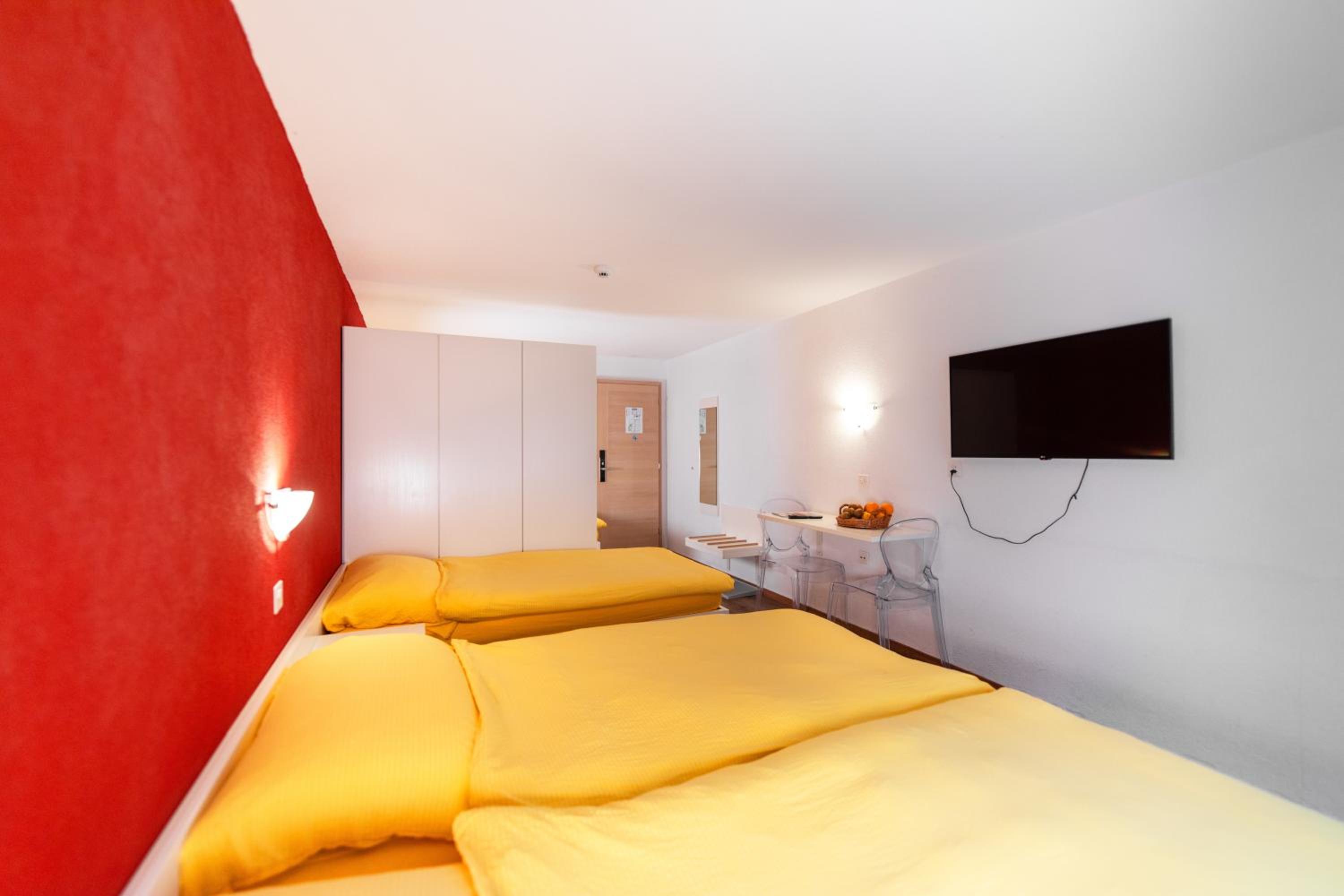 Standard Quadruple Room - Photo 5