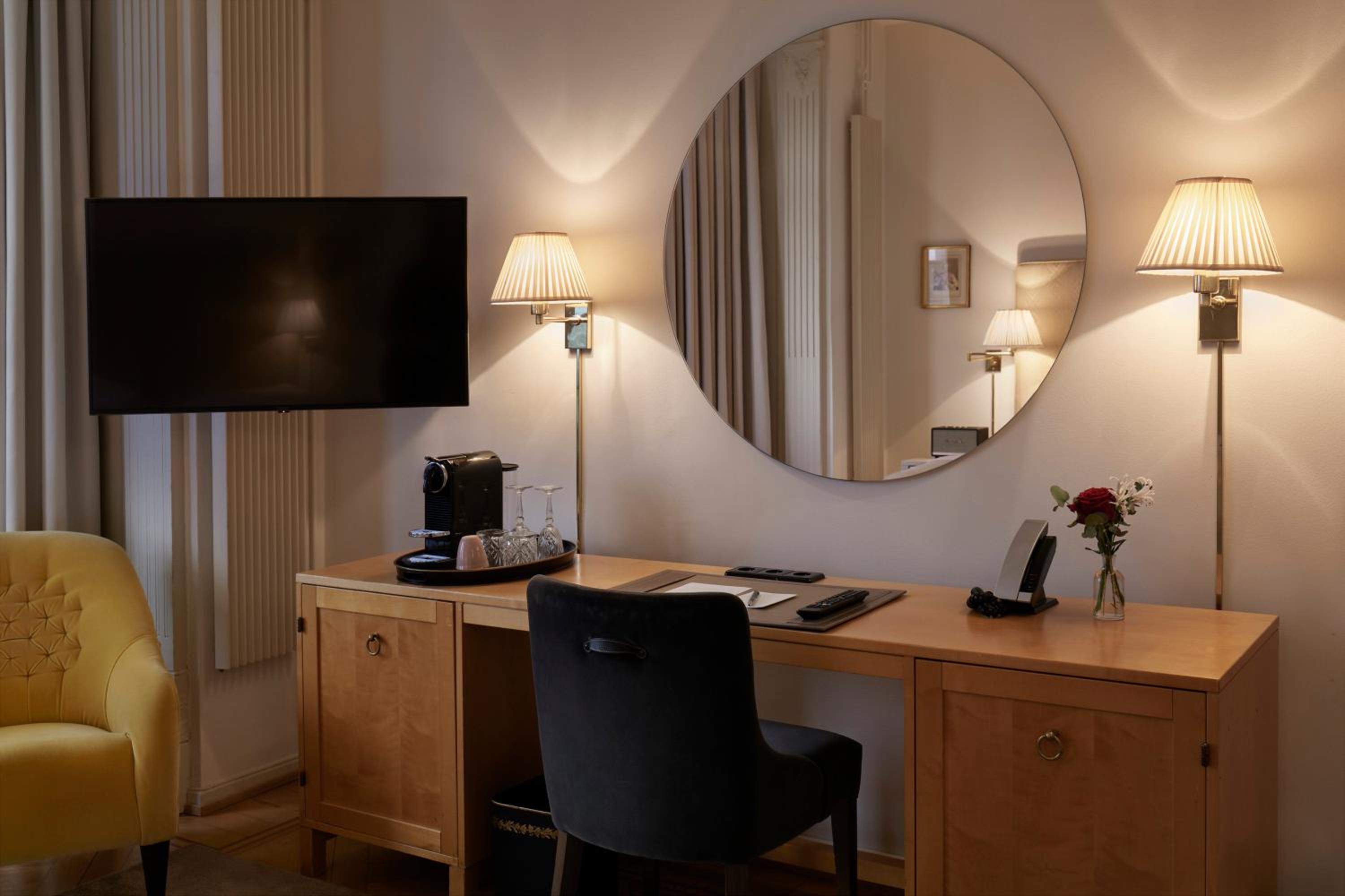 Deluxe Sea View Room - Photo 6