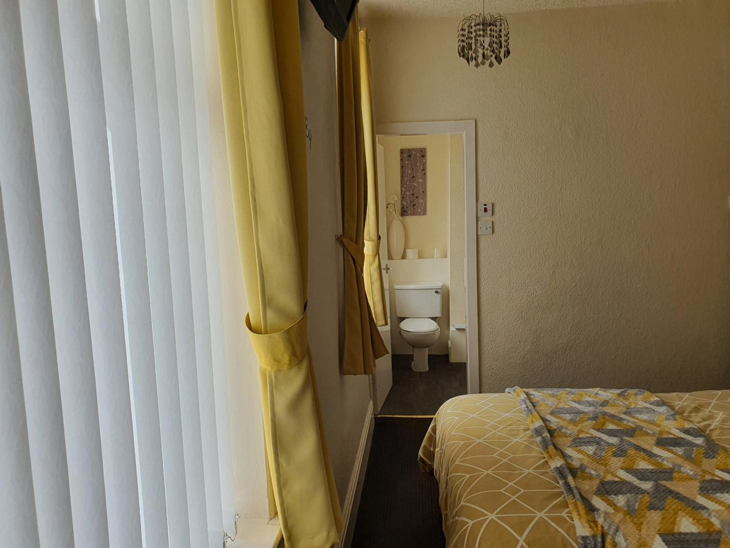 Standard Quadruple Room - Photo 3