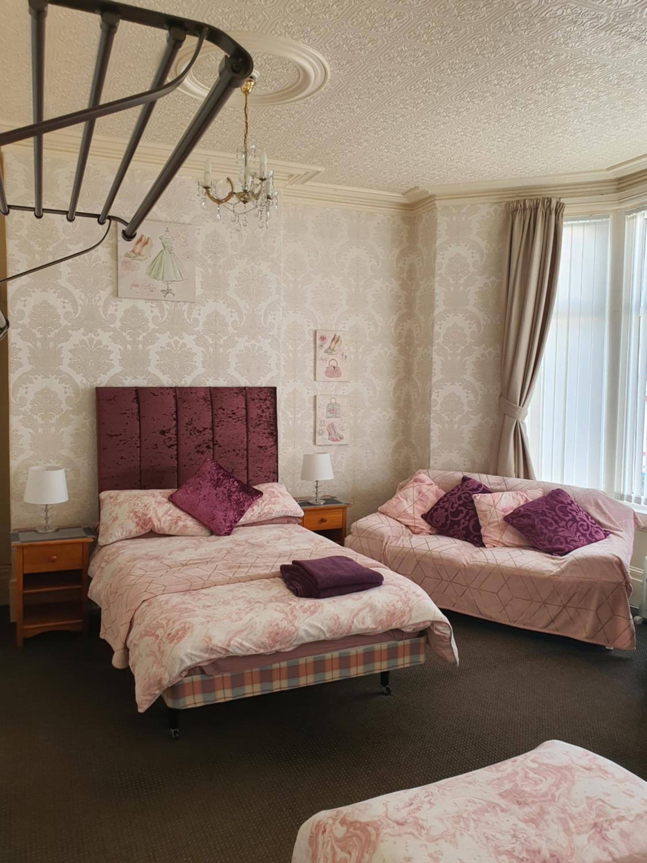 Quadruple Room - Photo 6