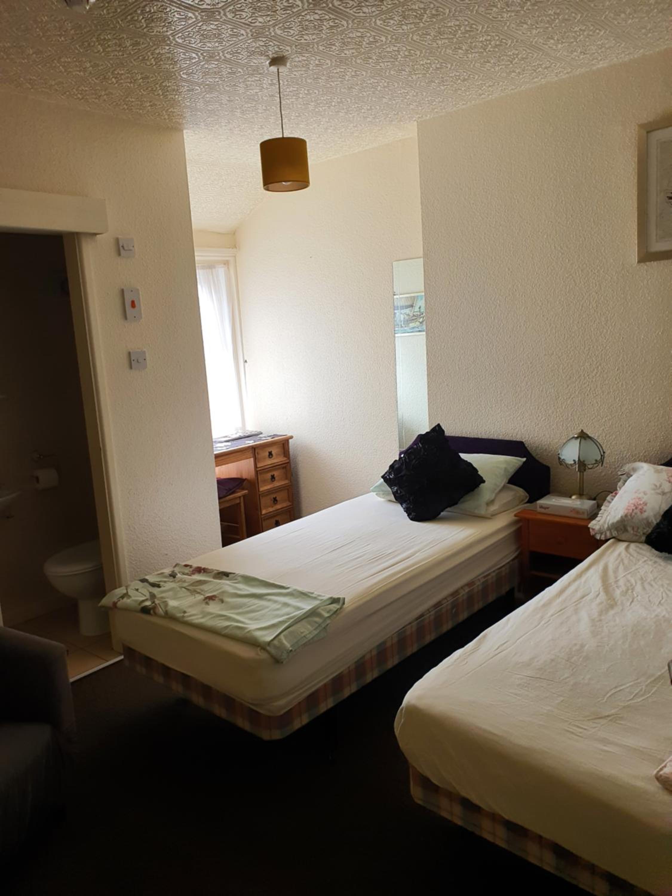Triple Room - Photo 13