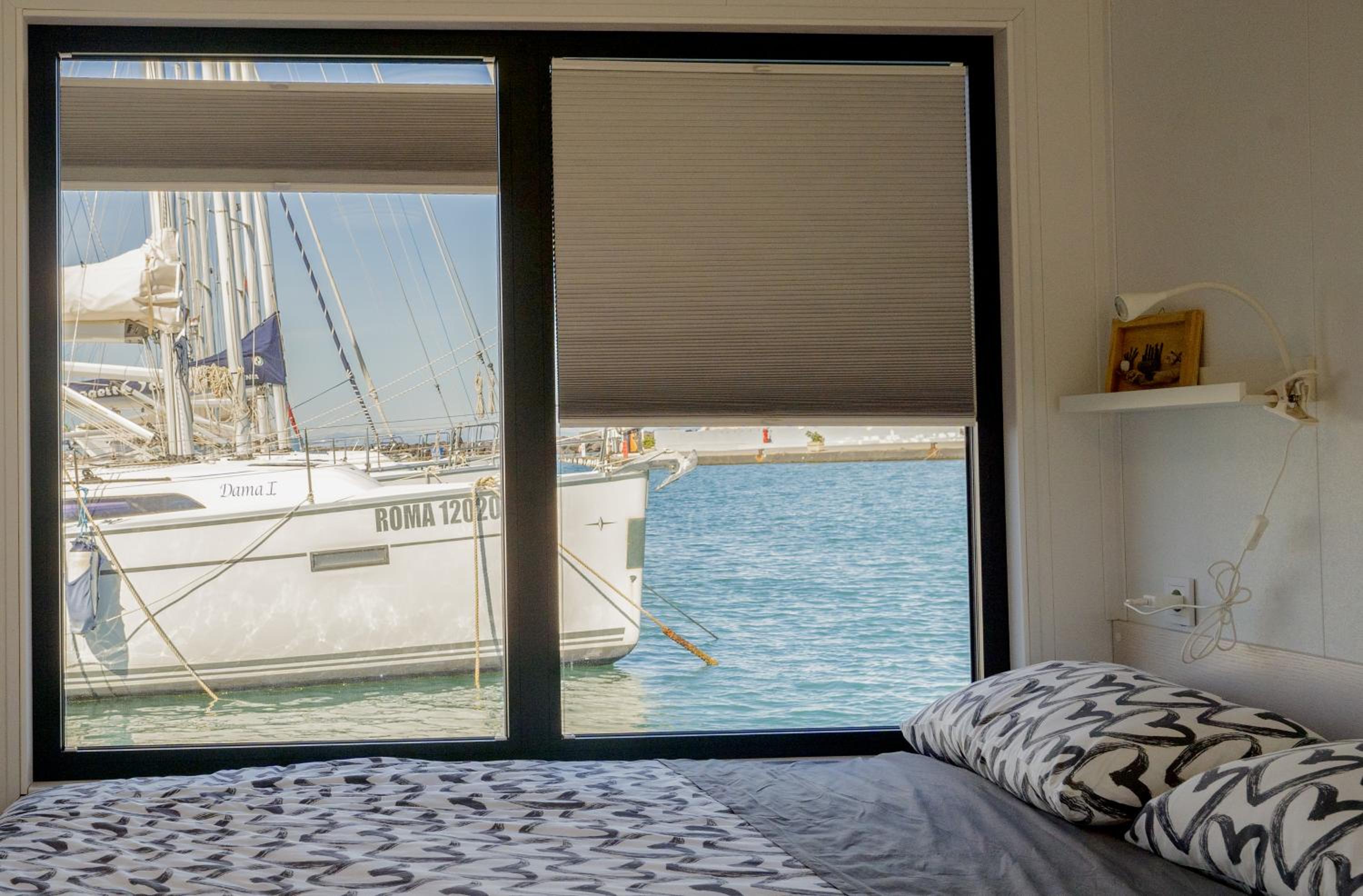 Queen Room with Sea View photo 2