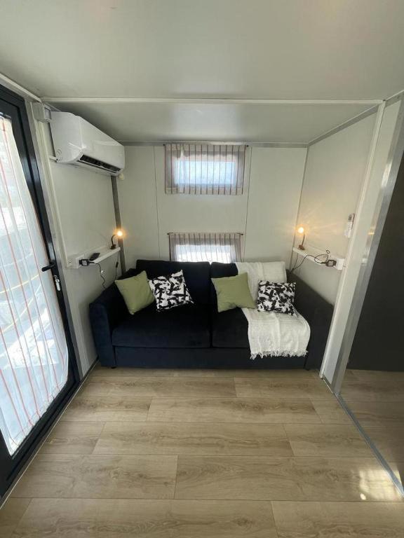 Mobile Home photo 2