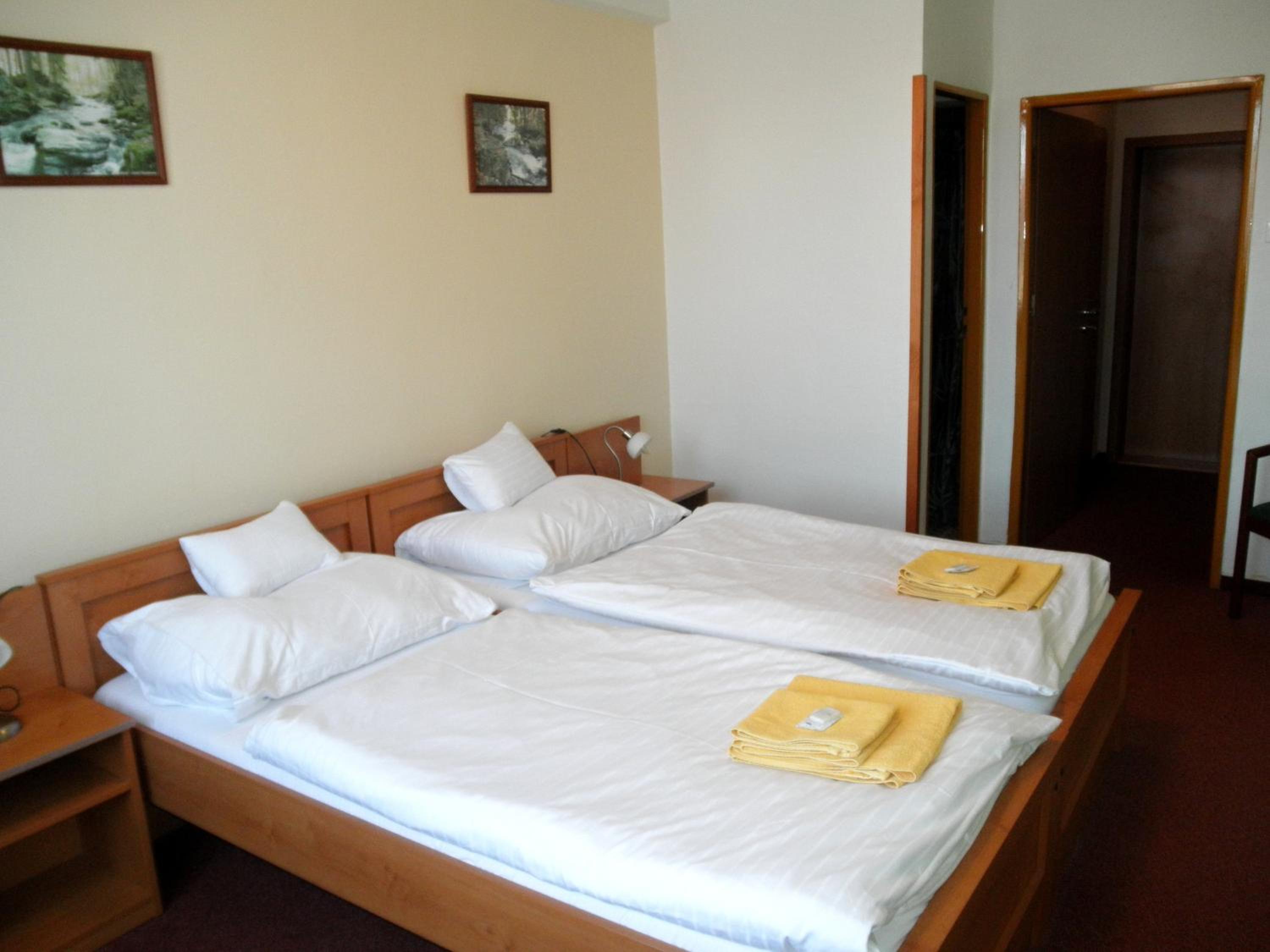 Standard Double or Twin Room - Photo 2