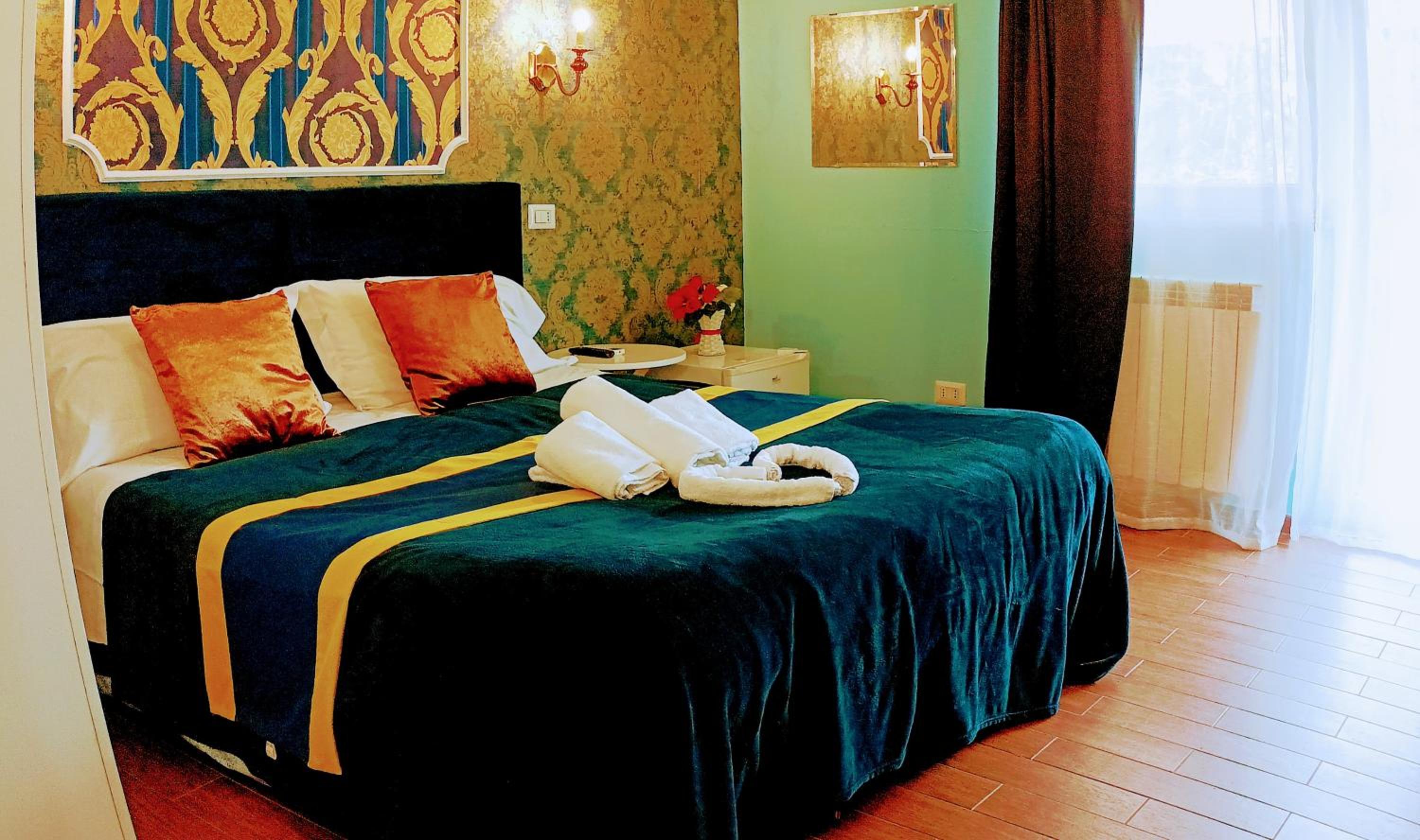 Deluxe Triple Room - Photo 2