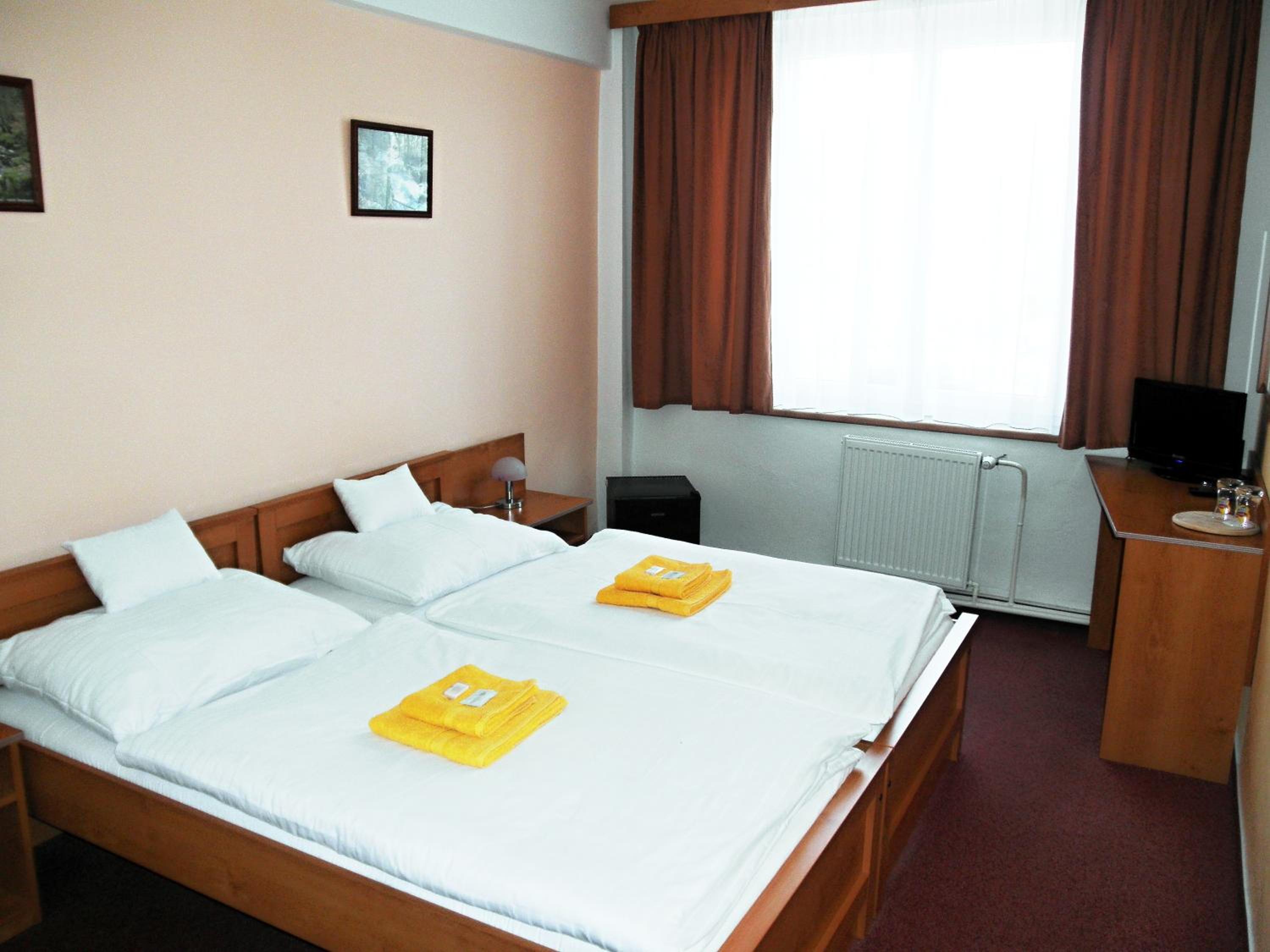 Standard Double or Twin Room - Photo 1