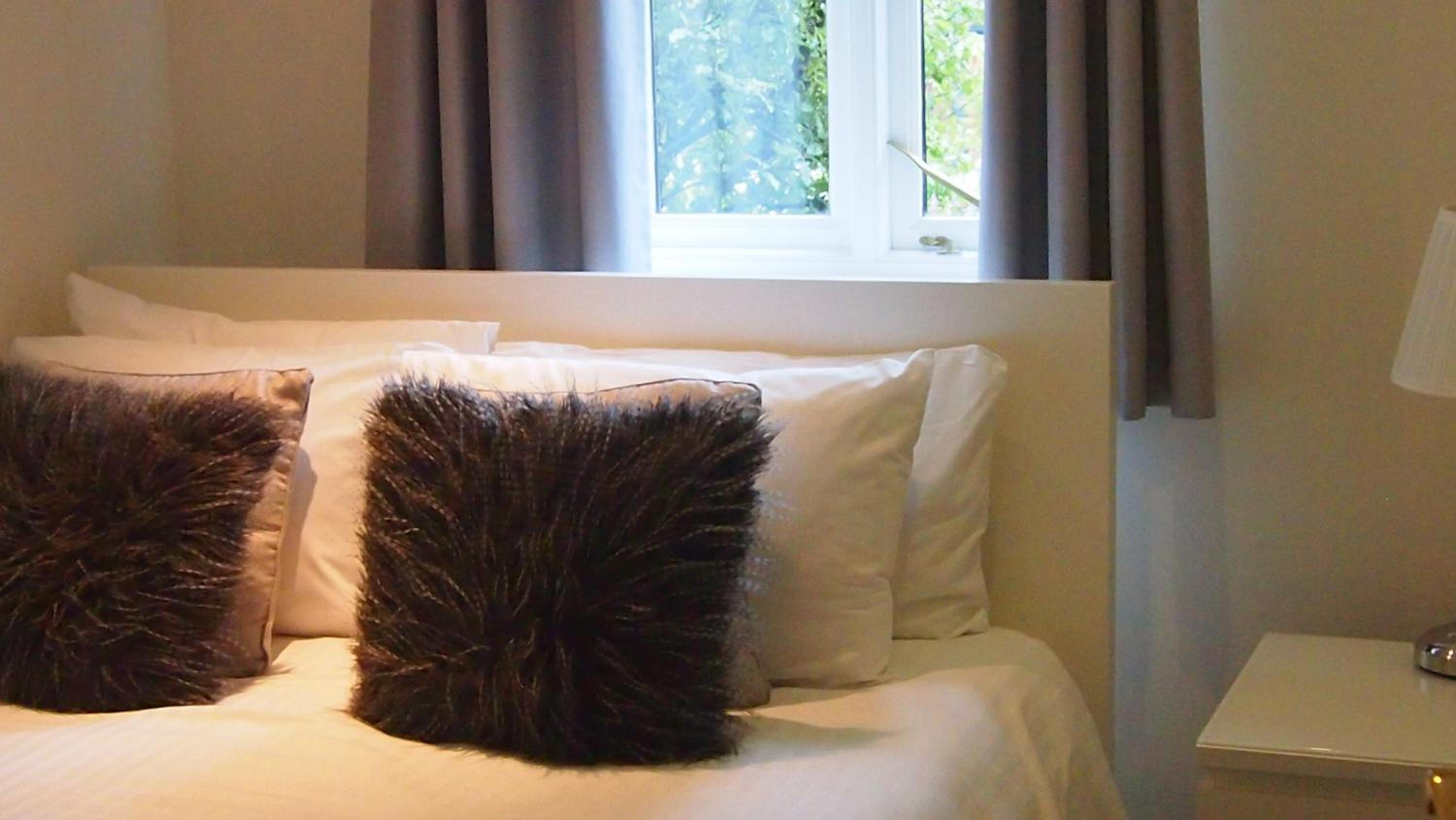 Small Double Room - Photo 2
