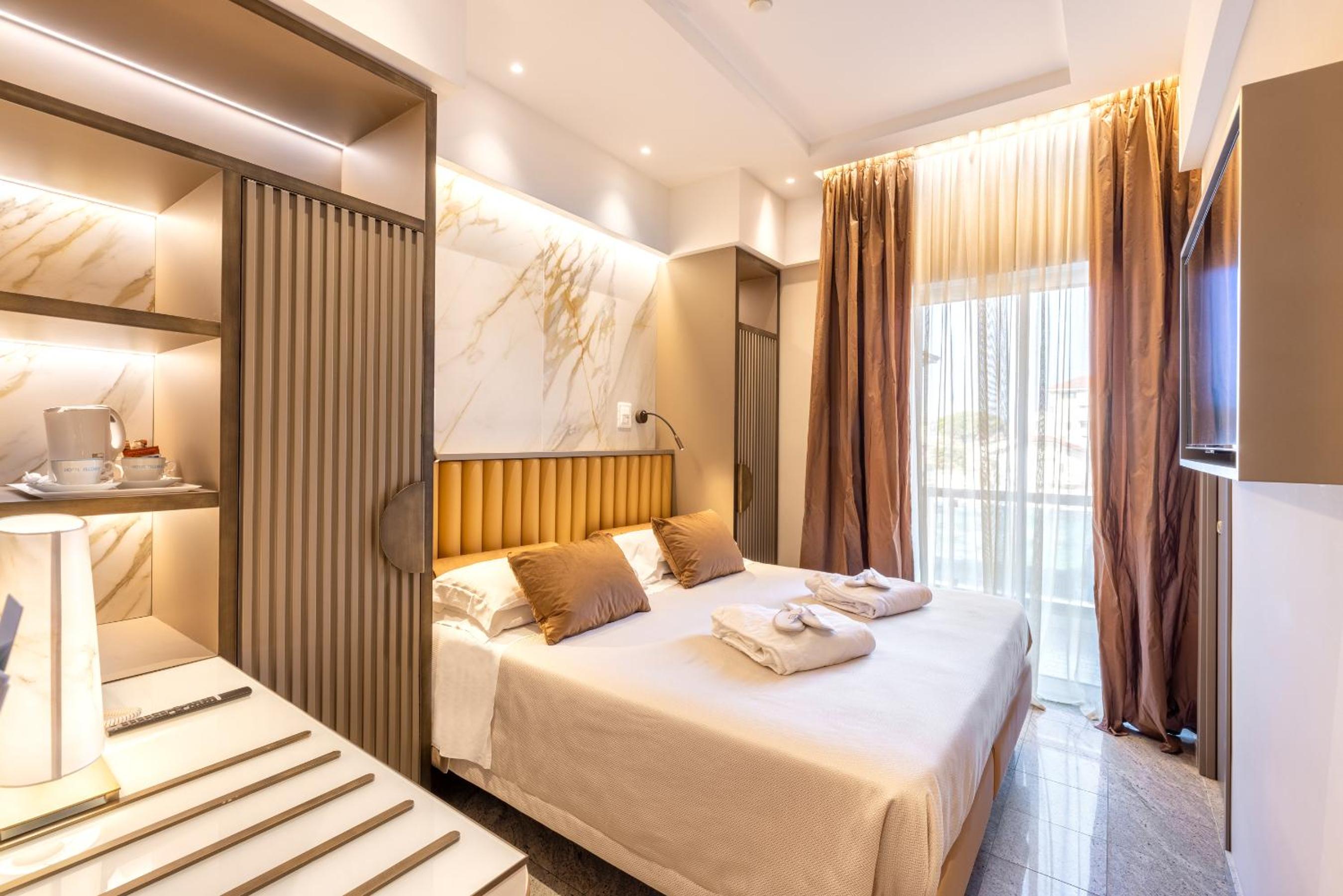 Prestige Triple Room - Photo 5