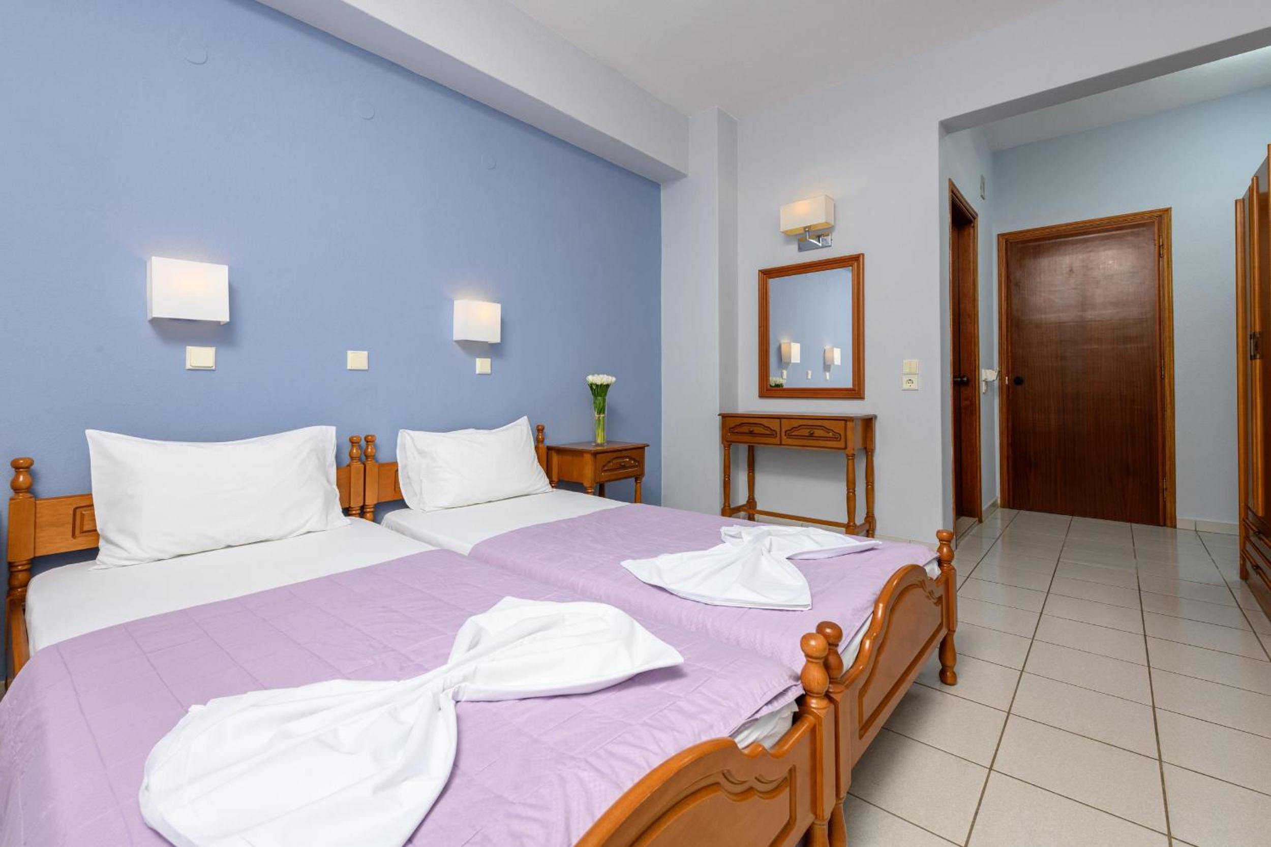 Standard Twin Room photo 2
