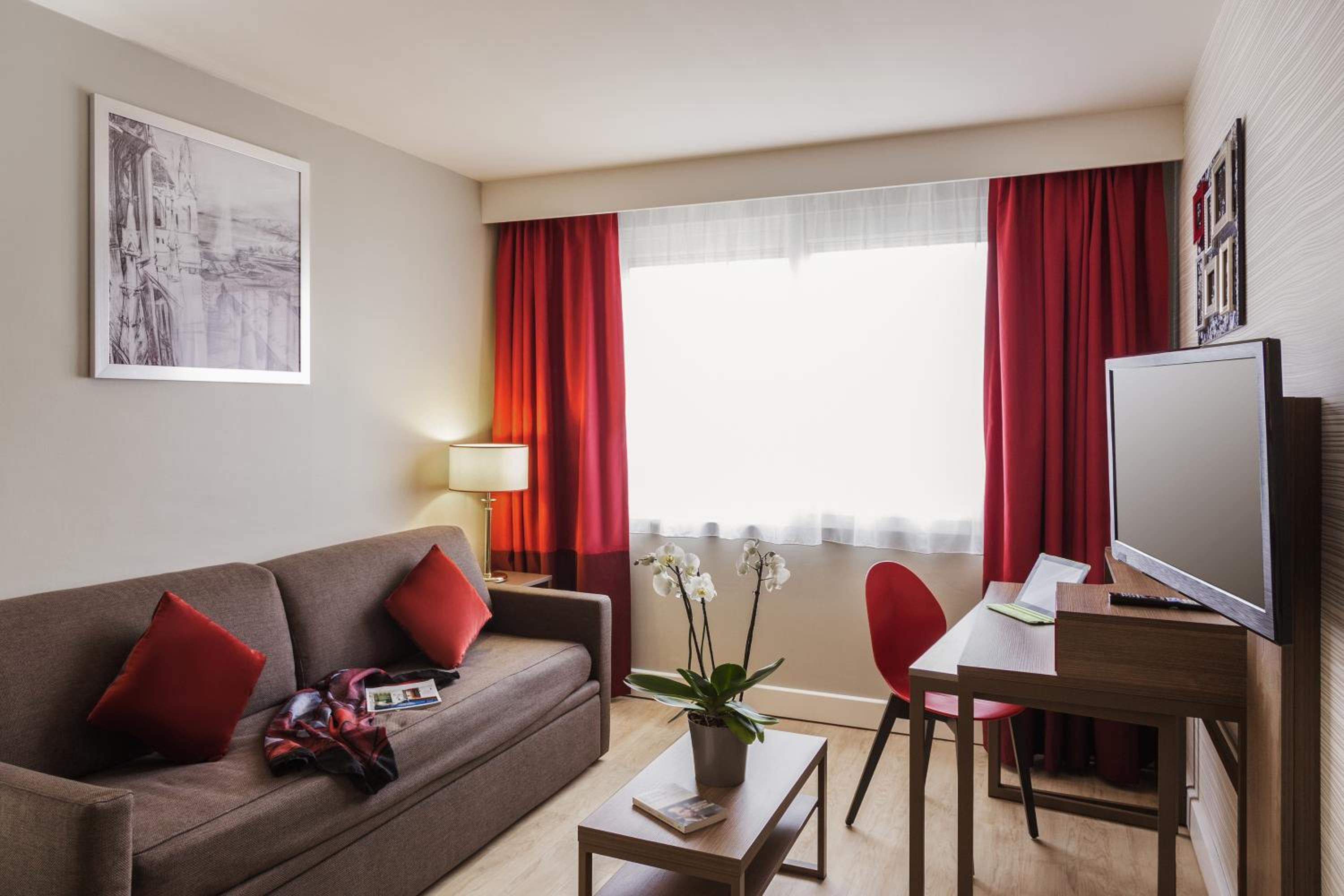 One-Bedroom Apartment (4 Adults) - Photo 1