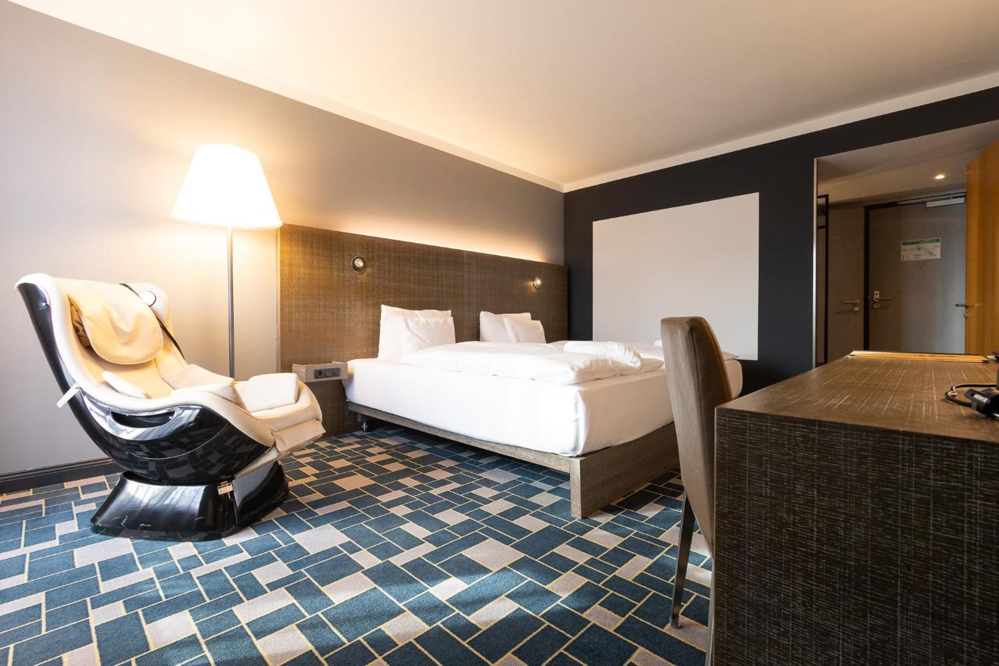 Suite - Photo 2