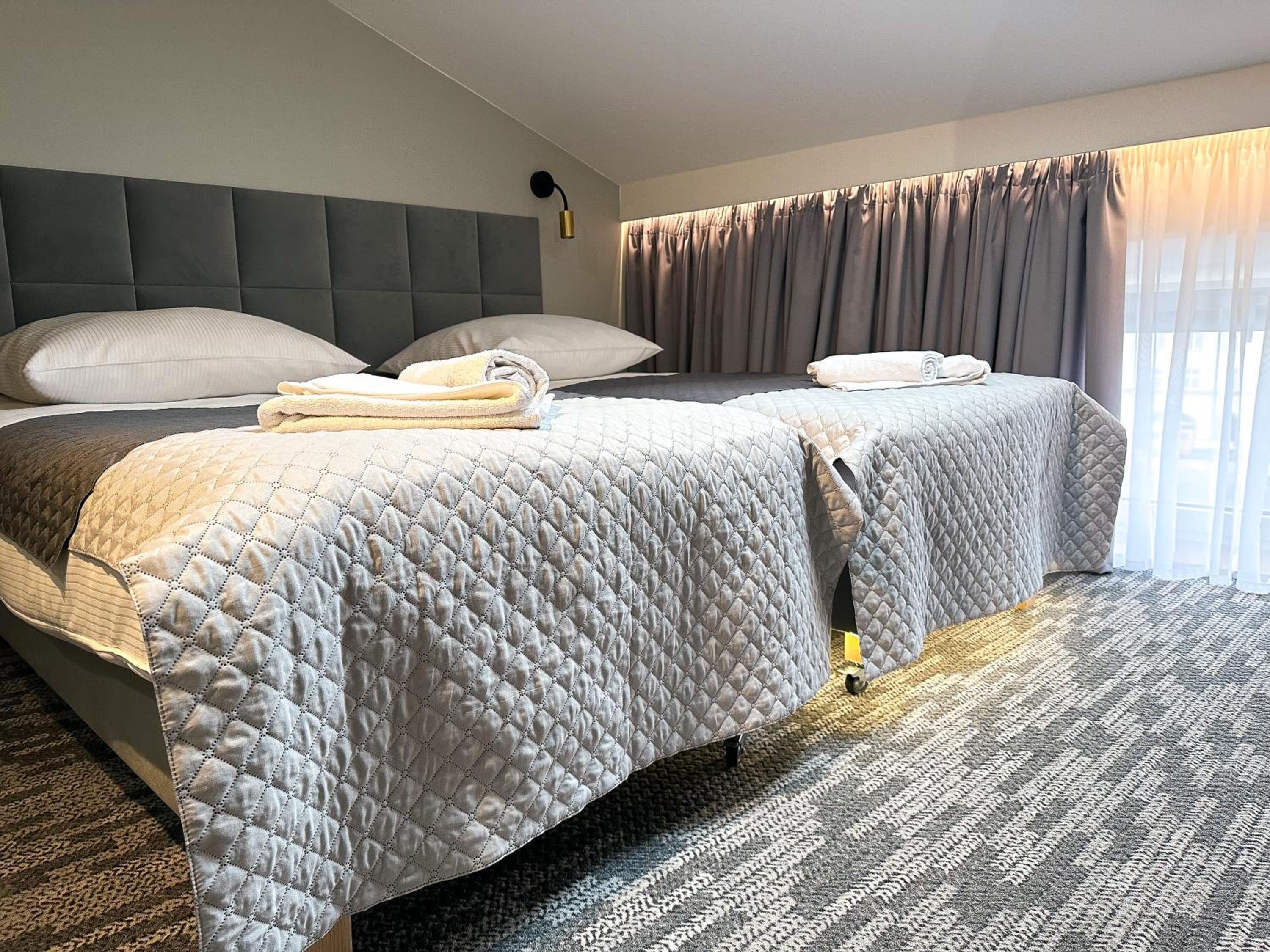 Double or Twin Room - Photo 5