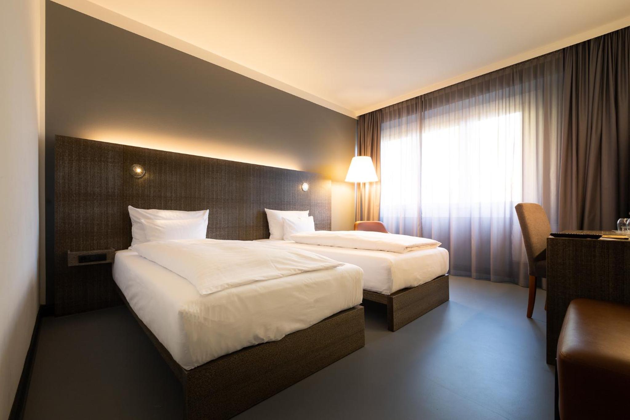 Standard Double or Twin Room - Photo 3