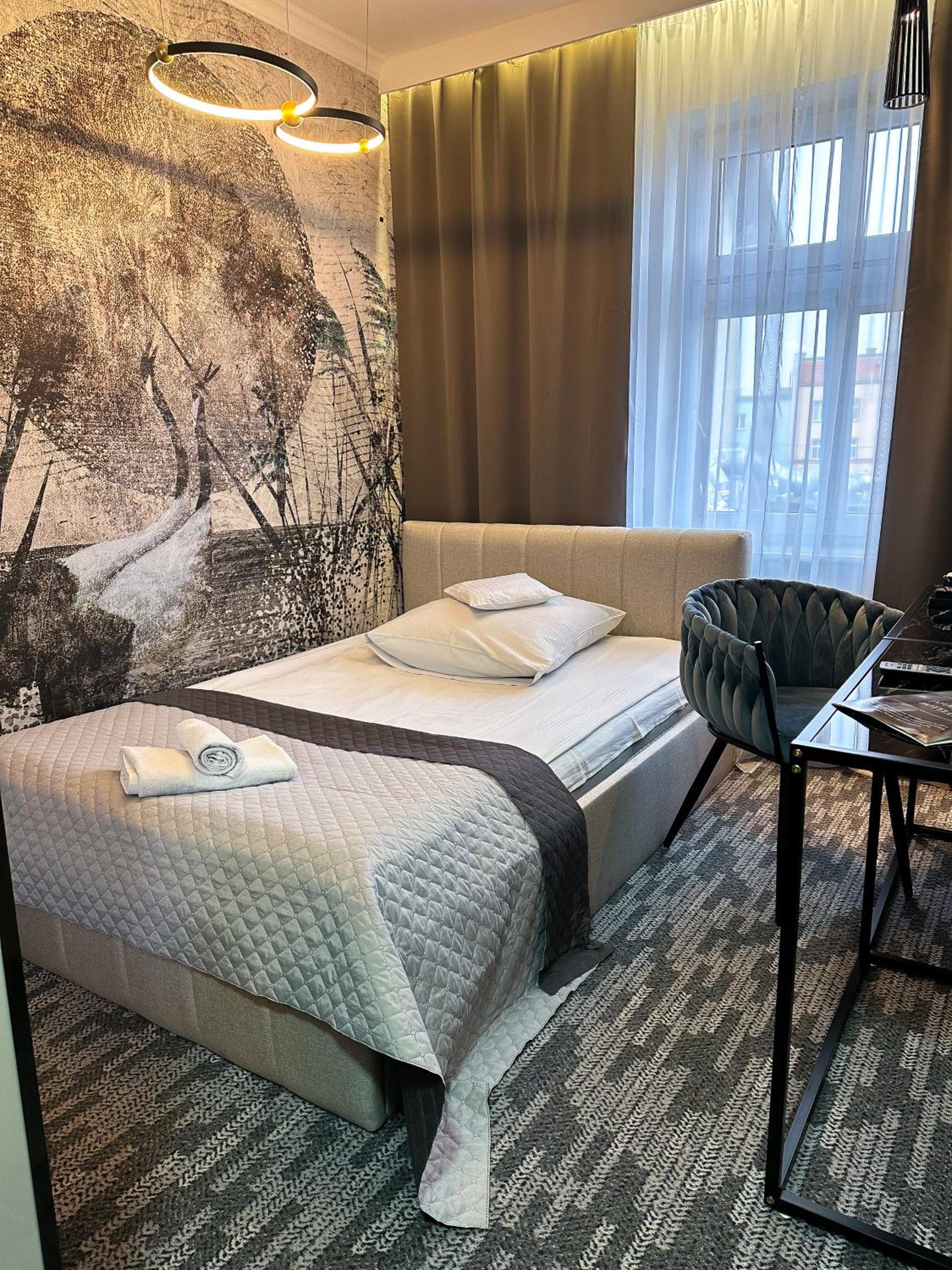 Single Room with Private Bathroom photo 2