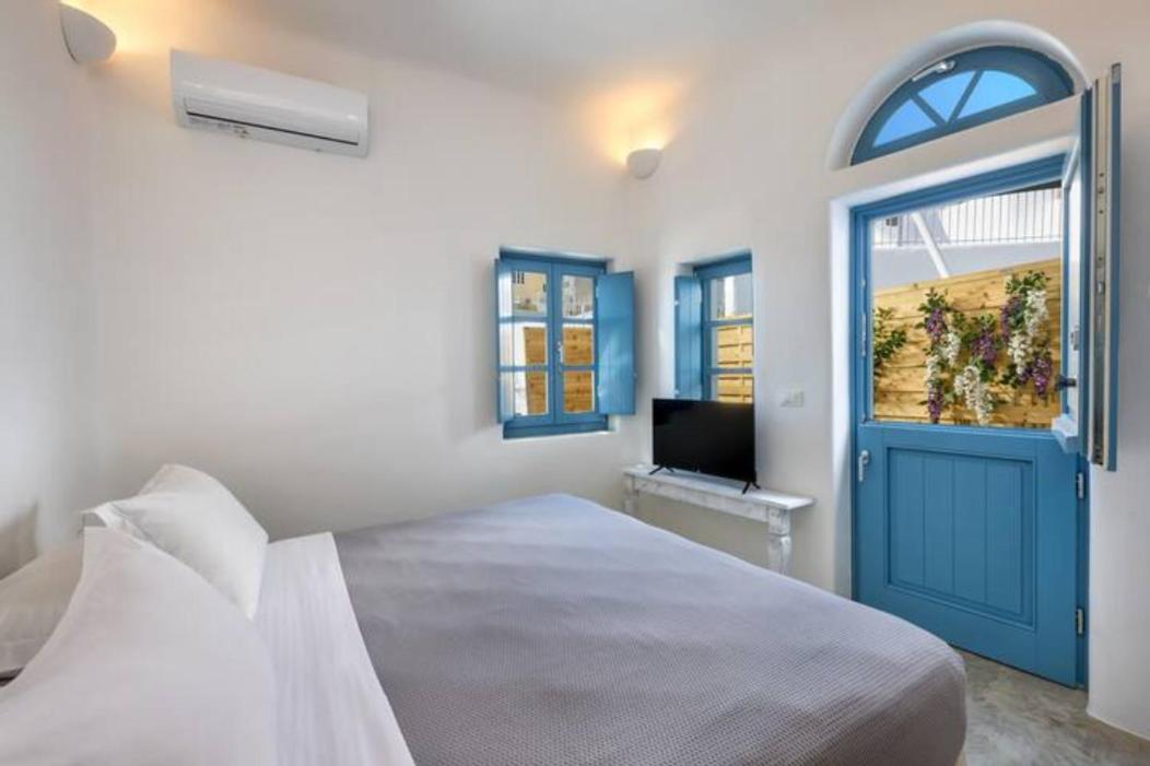 Petit Gem King Room with Balcony