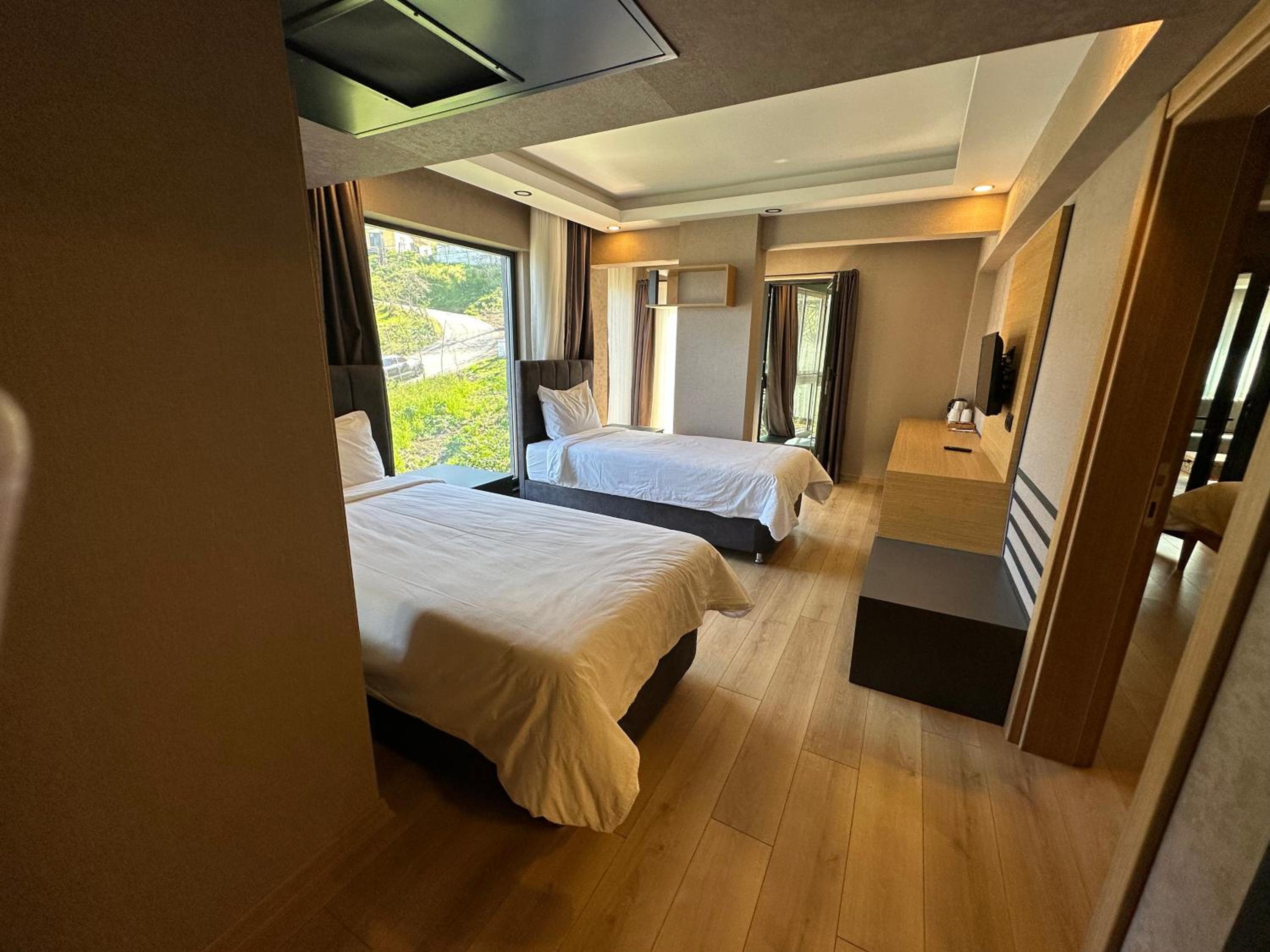 Suite with Terrace - Photo 1