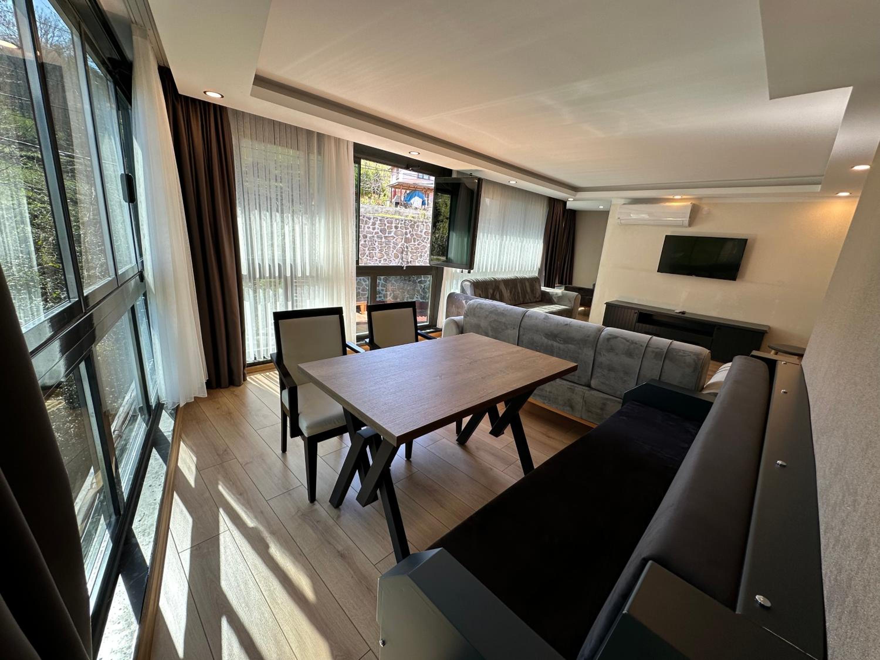 Suite with Terrace - Photo 17